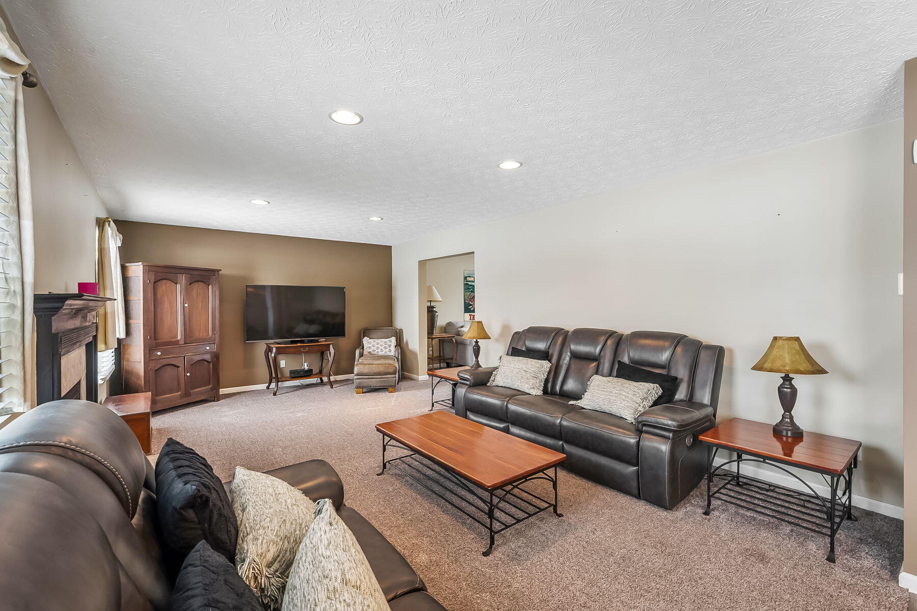 161 Chestnut Estates Drive, Commercial Point, Ohio 43116