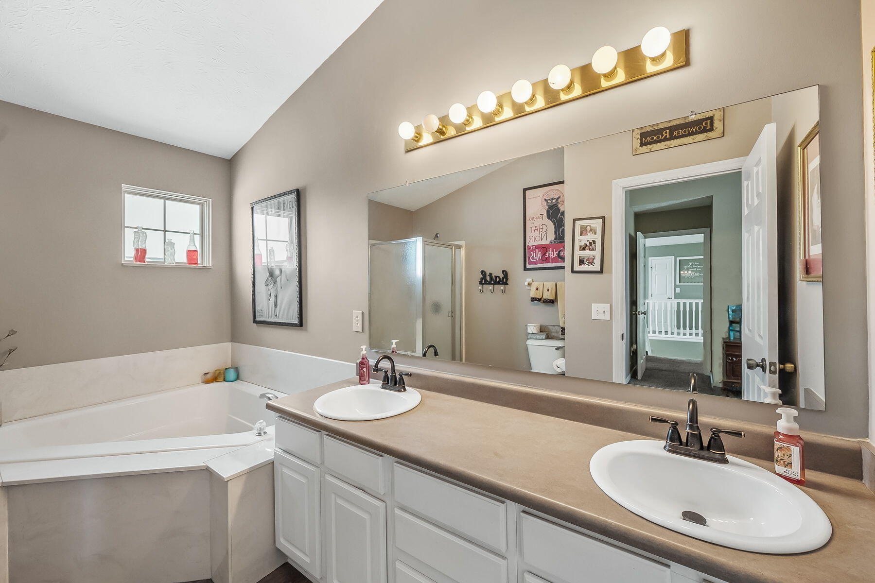 161 Chestnut Estates Drive, Commercial Point, Ohio 43116