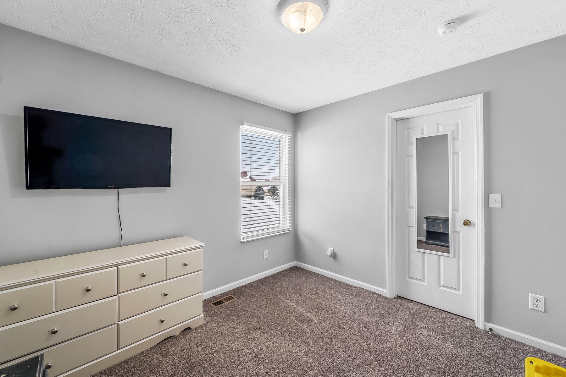 161 Chestnut Estates Drive, Commercial Point, Ohio 43116