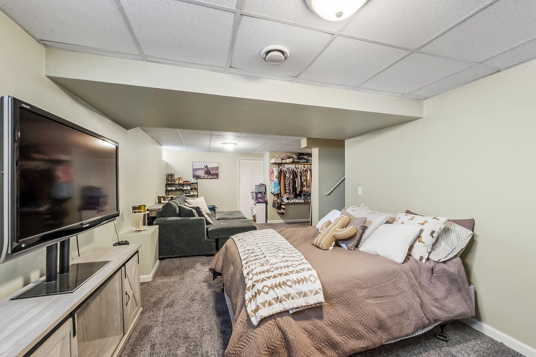 161 Chestnut Estates Drive, Commercial Point, Ohio 43116