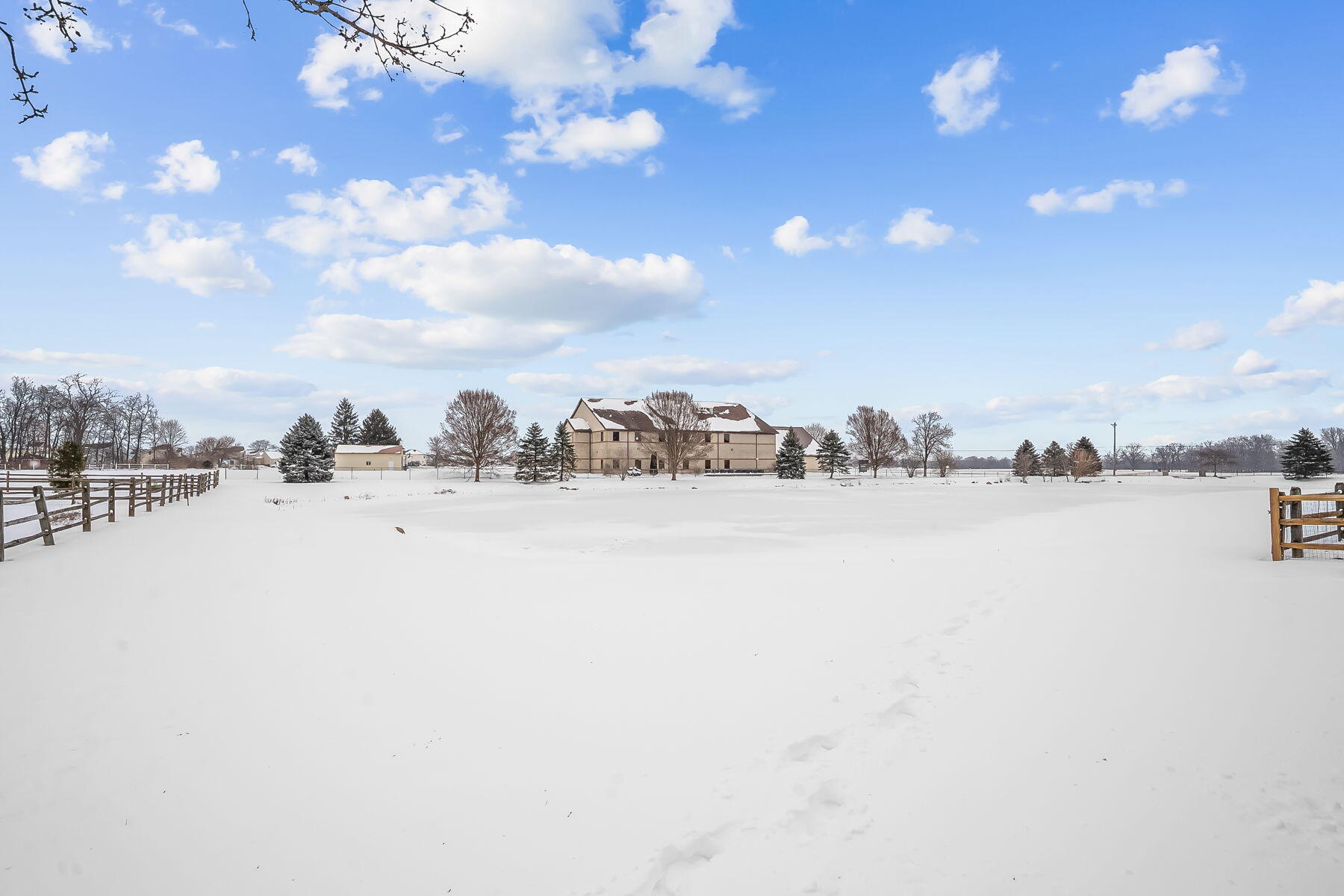 161 Chestnut Estates Drive, Commercial Point, Ohio 43116