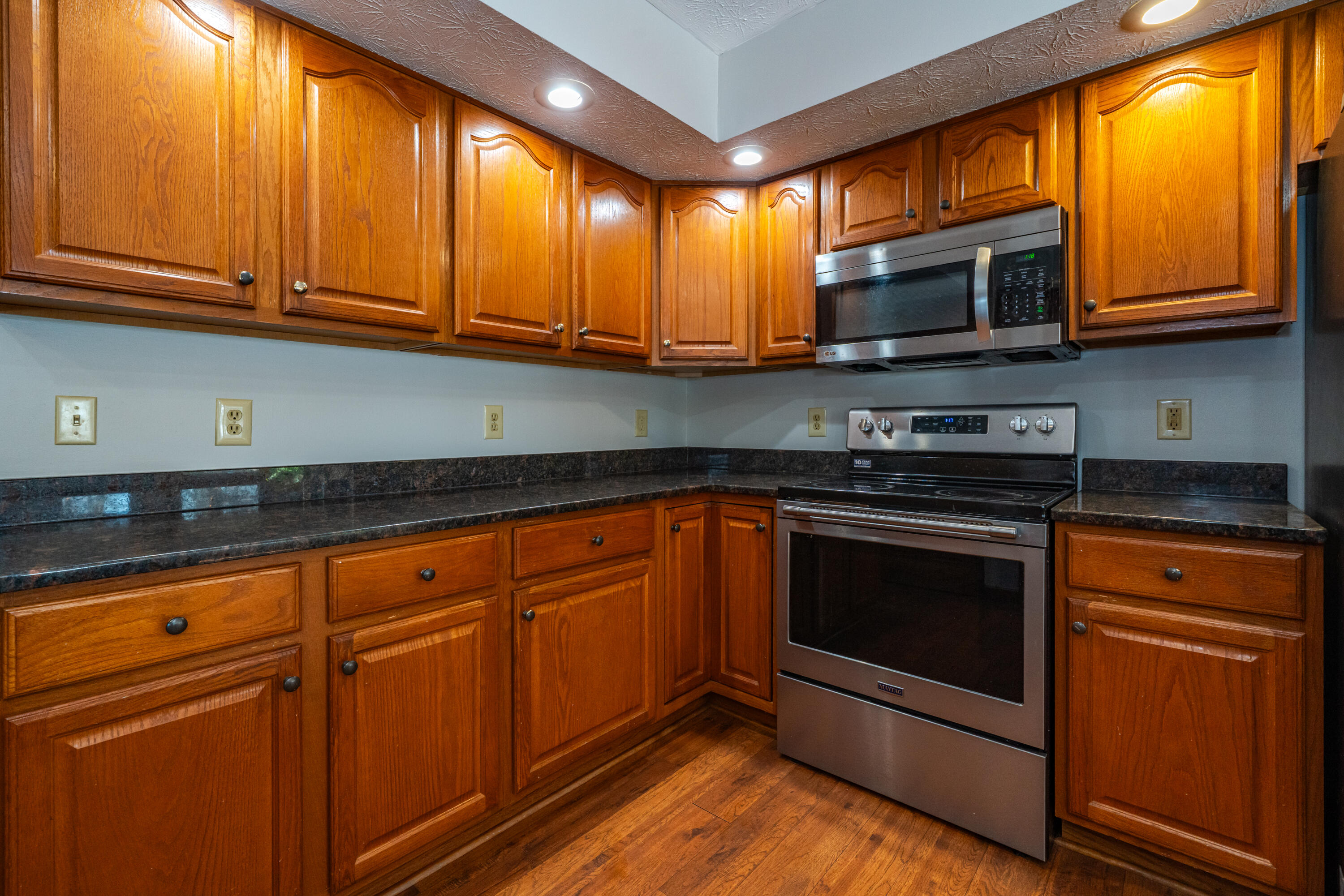 825 Chaucer Lane, Tipp City, Ohio 45371