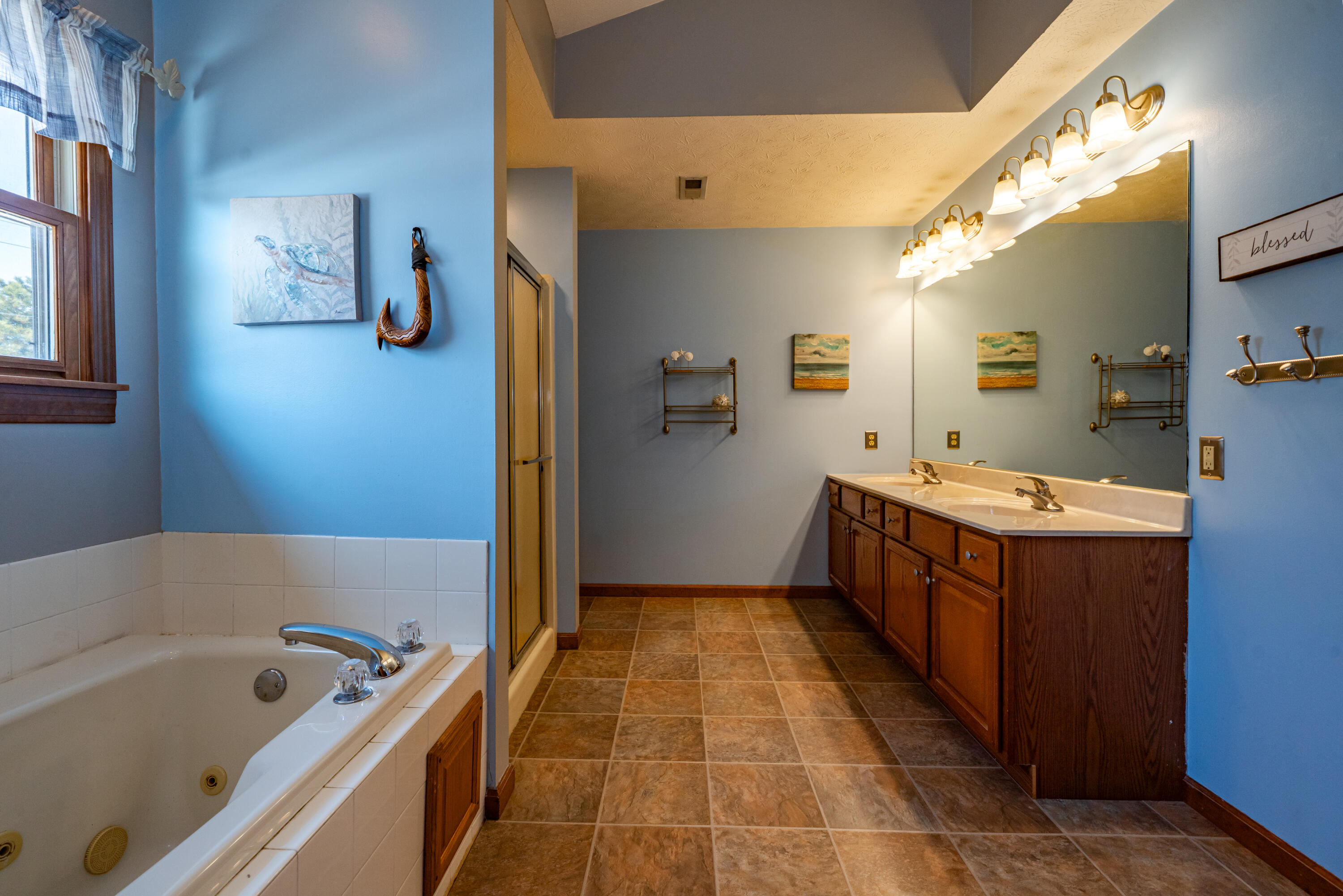 825 Chaucer Lane, Tipp City, Ohio 45371