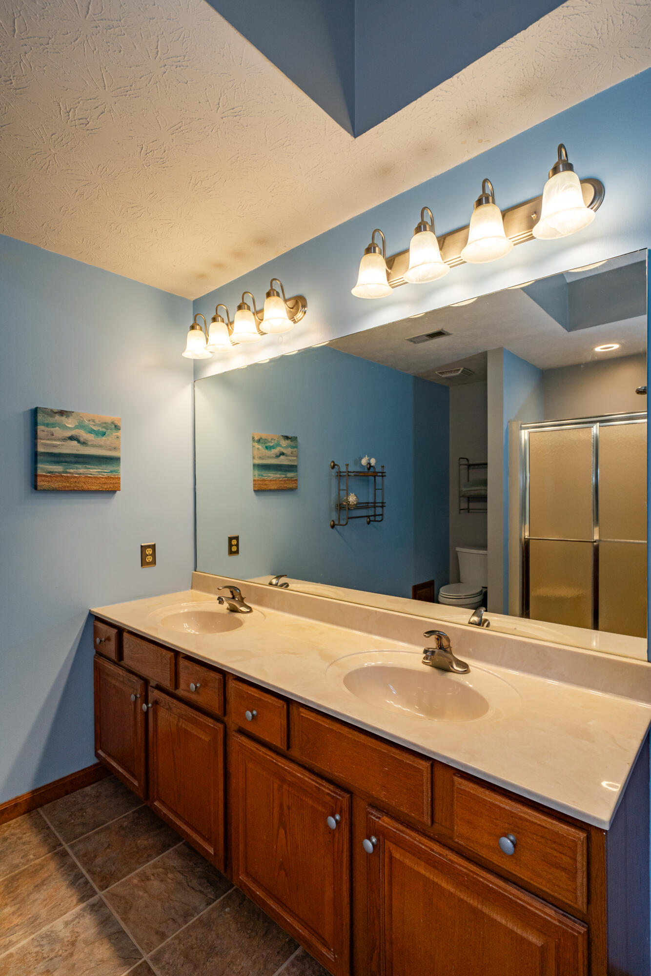 825 Chaucer Lane, Tipp City, Ohio 45371