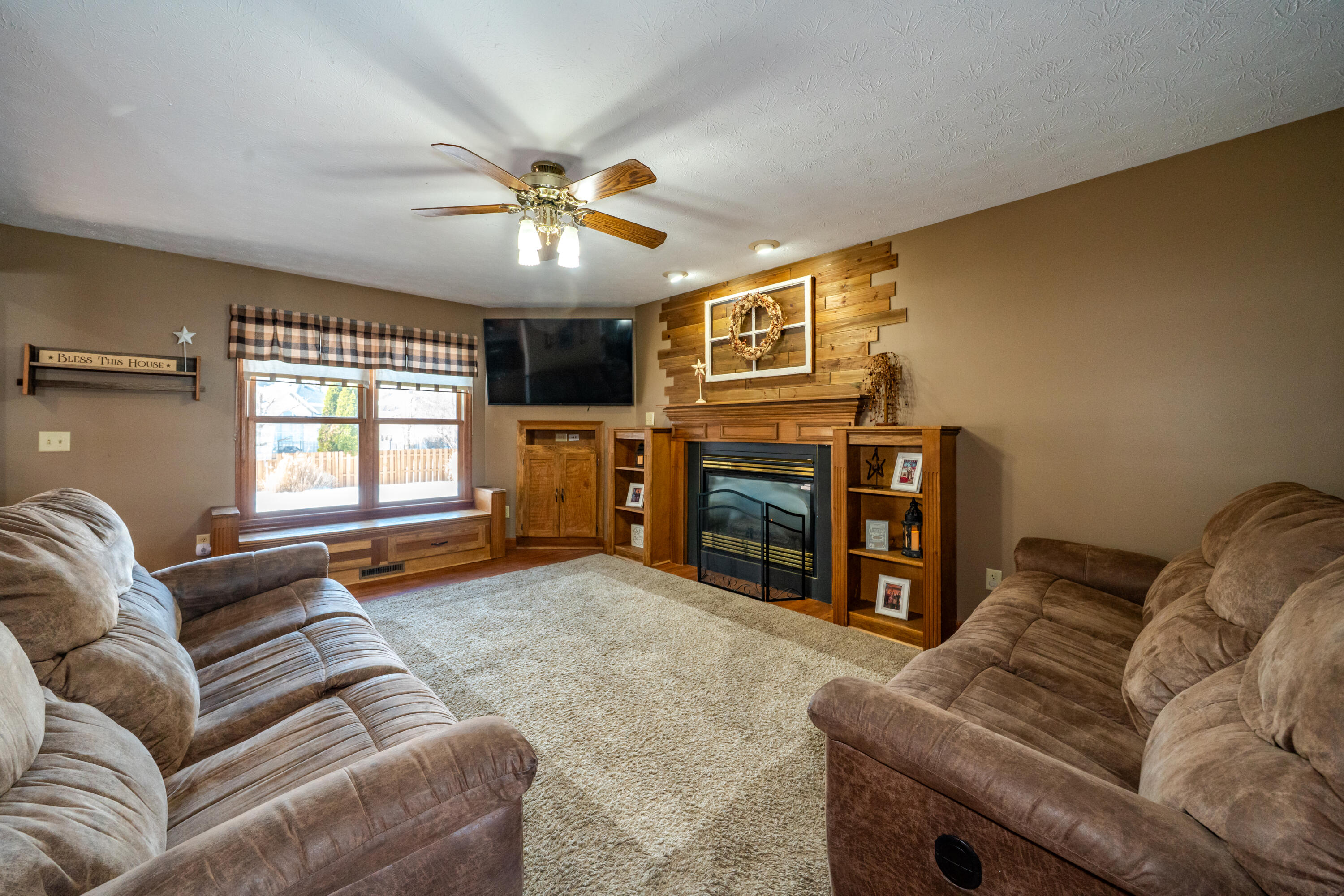 825 Chaucer Lane, Tipp City, Ohio 45371