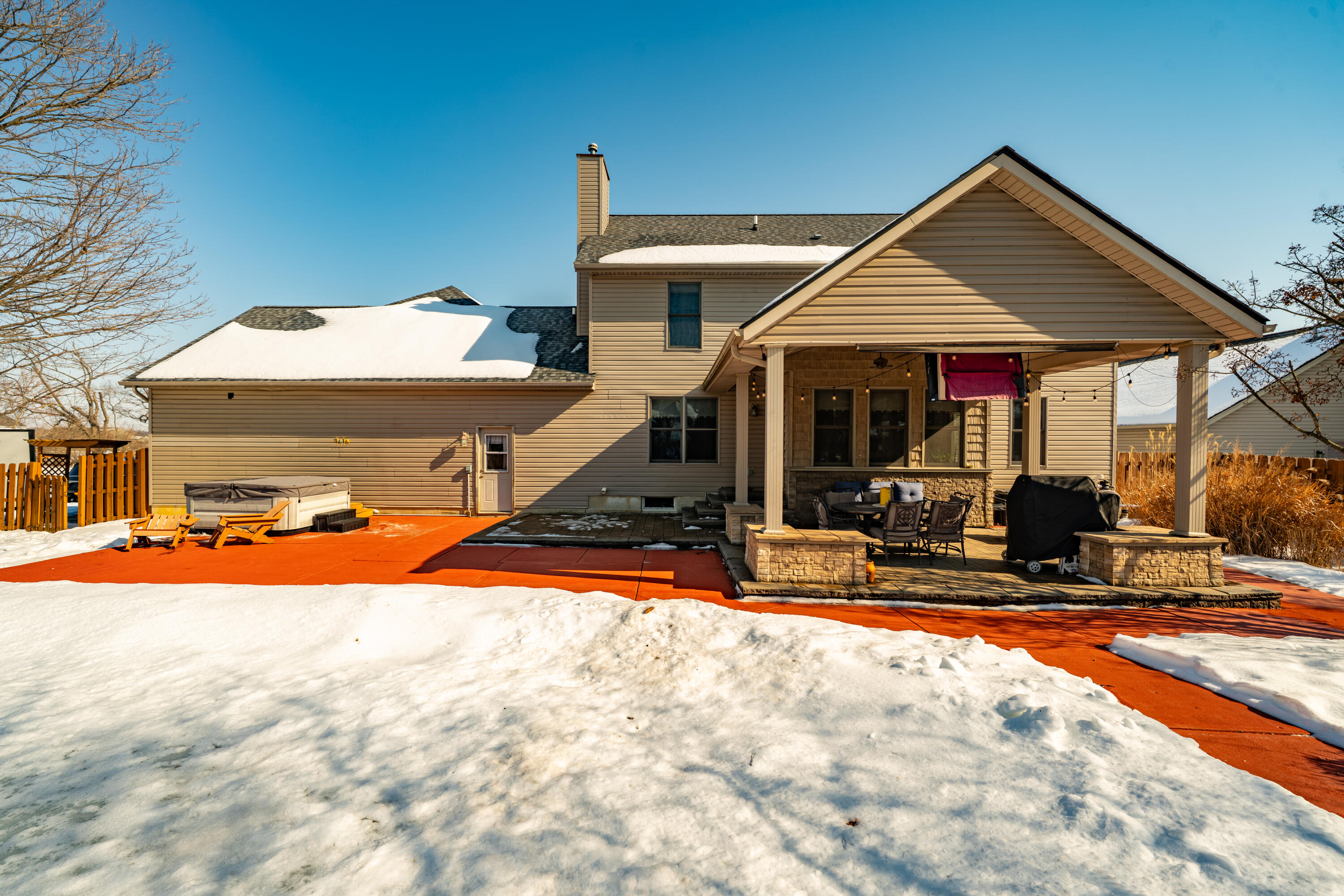 825 Chaucer Lane, Tipp City, Ohio 45371