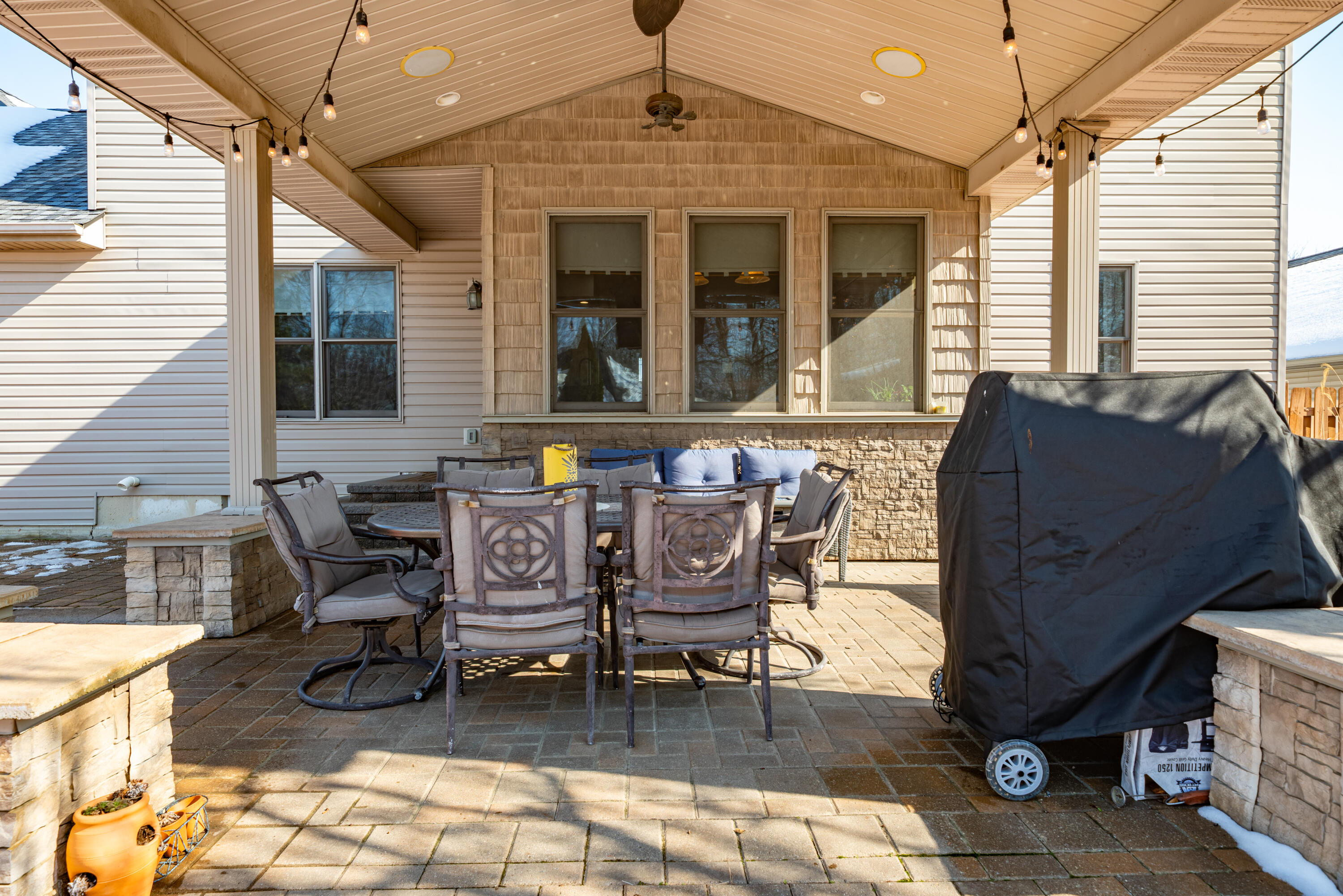 825 Chaucer Lane, Tipp City, Ohio 45371