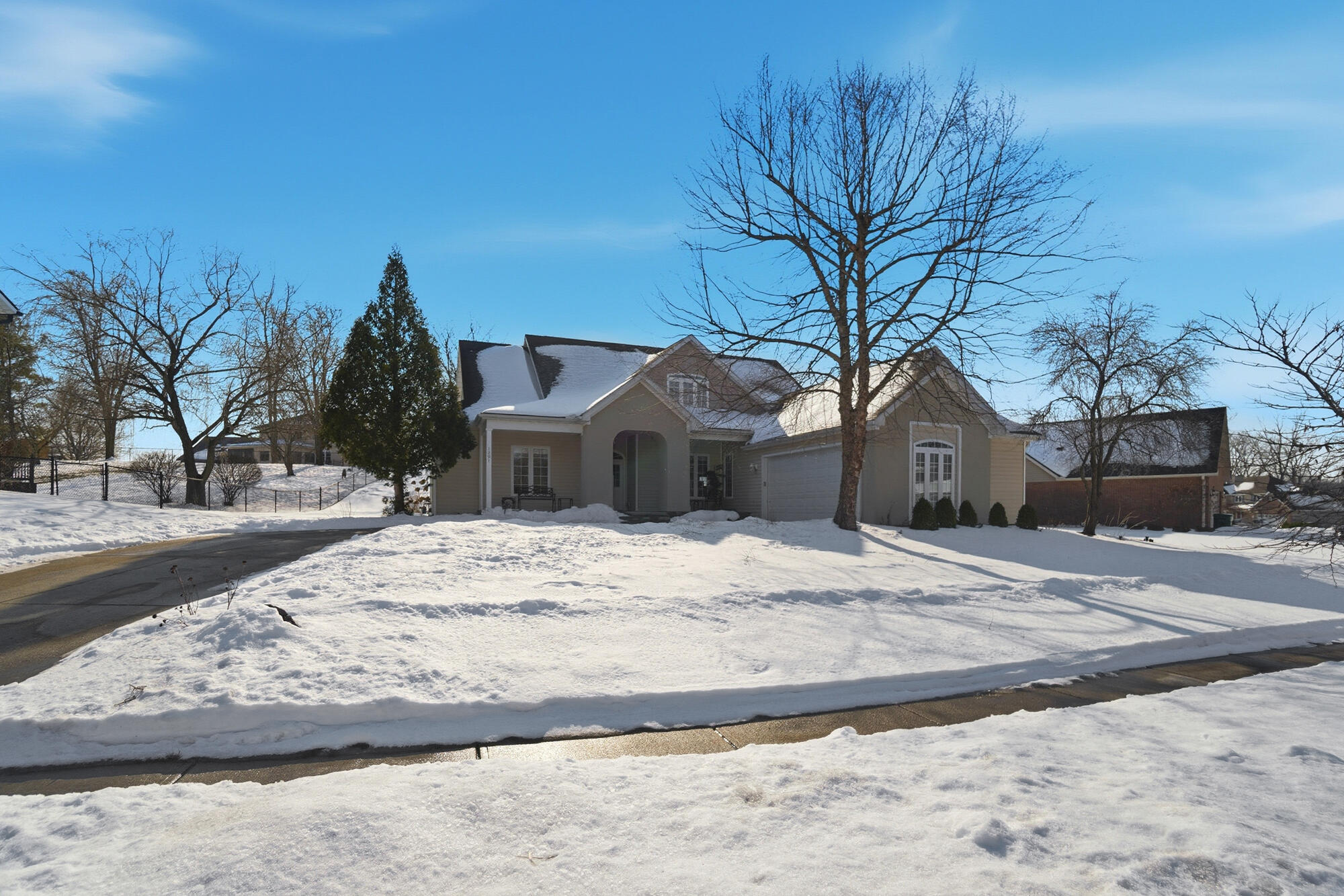 1201 Kingsgate Road, Springfield, Ohio 45503