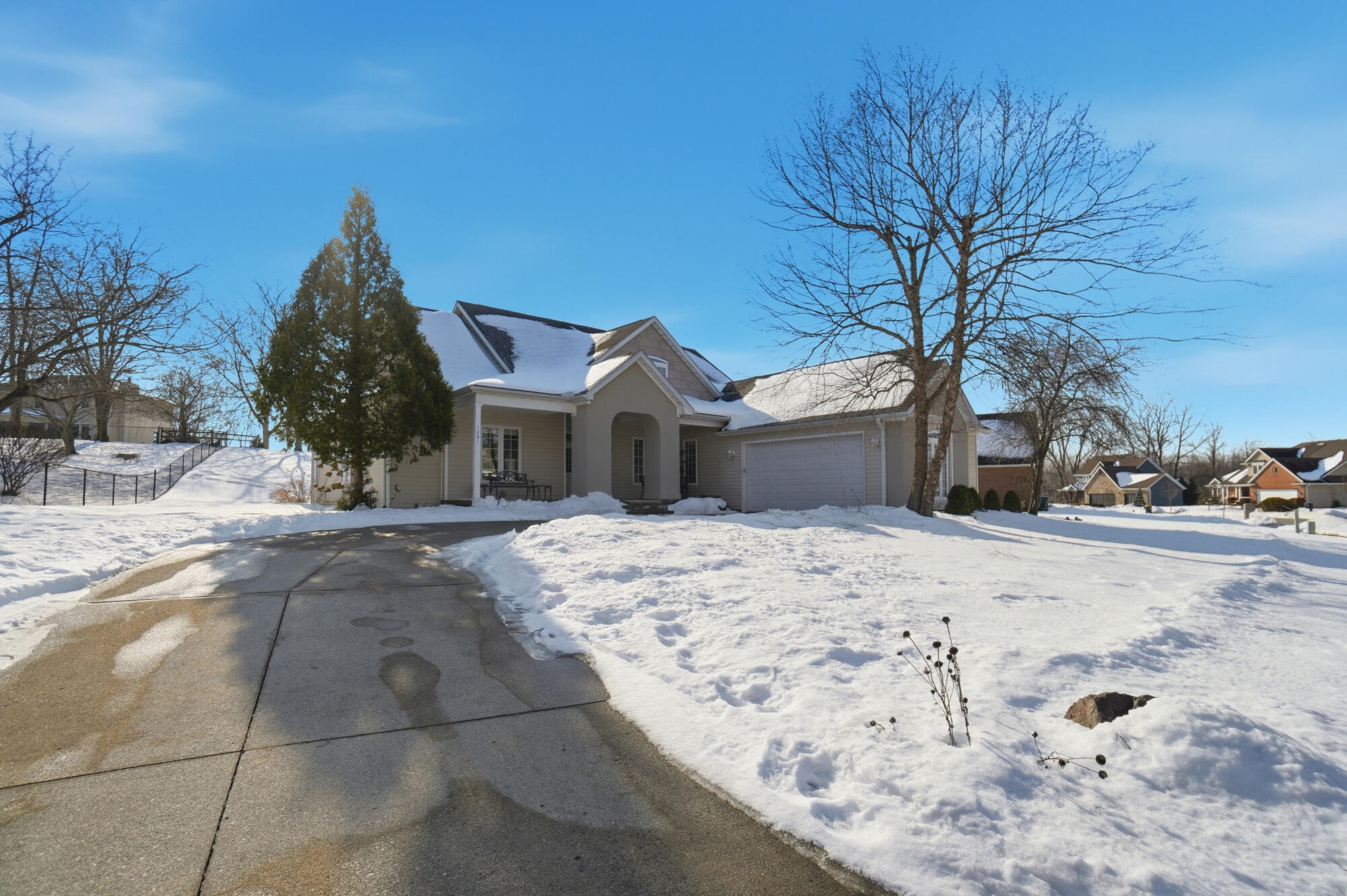 1201 Kingsgate Road, Springfield, Ohio 45503