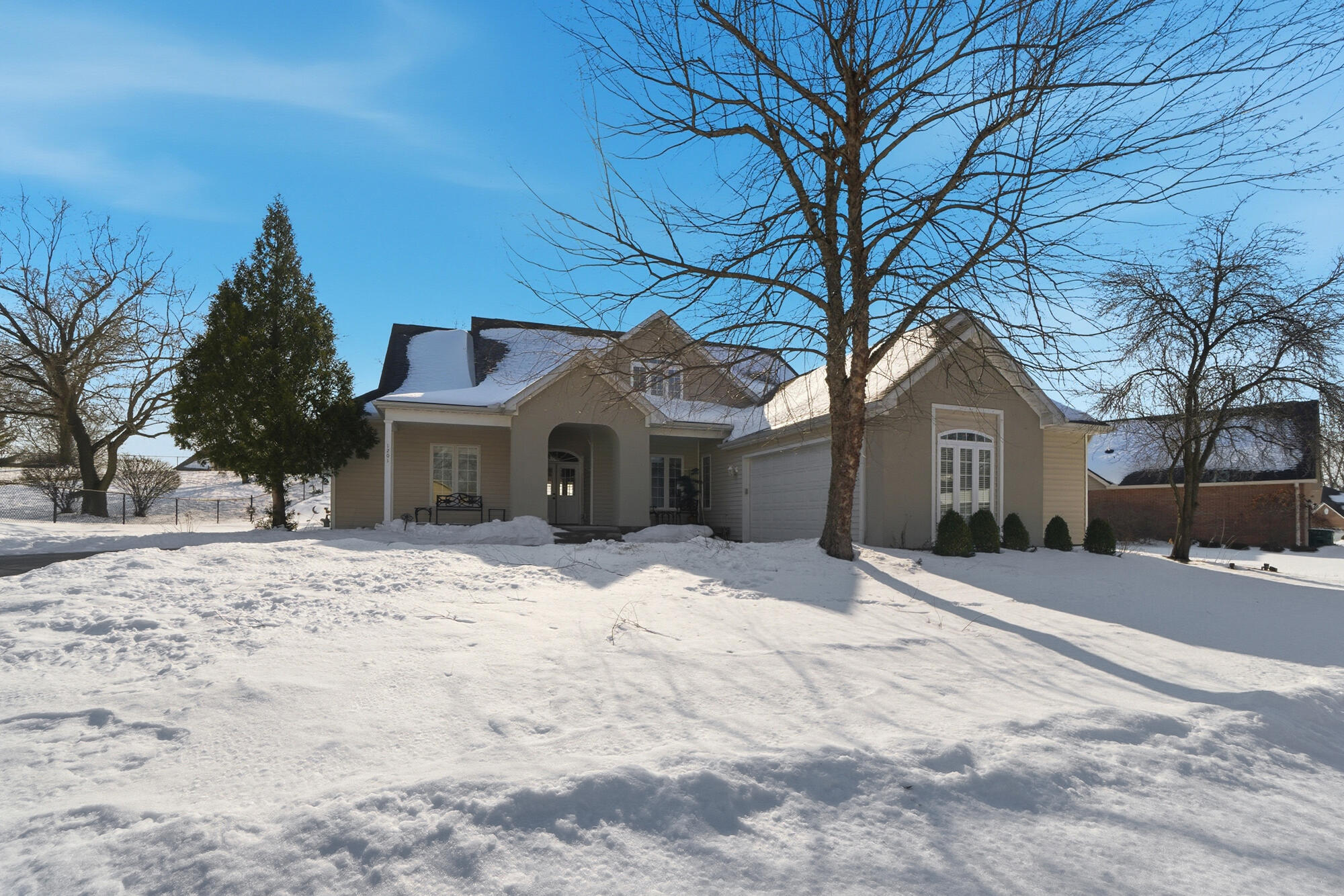 1201 Kingsgate Road, Springfield, Ohio 45503