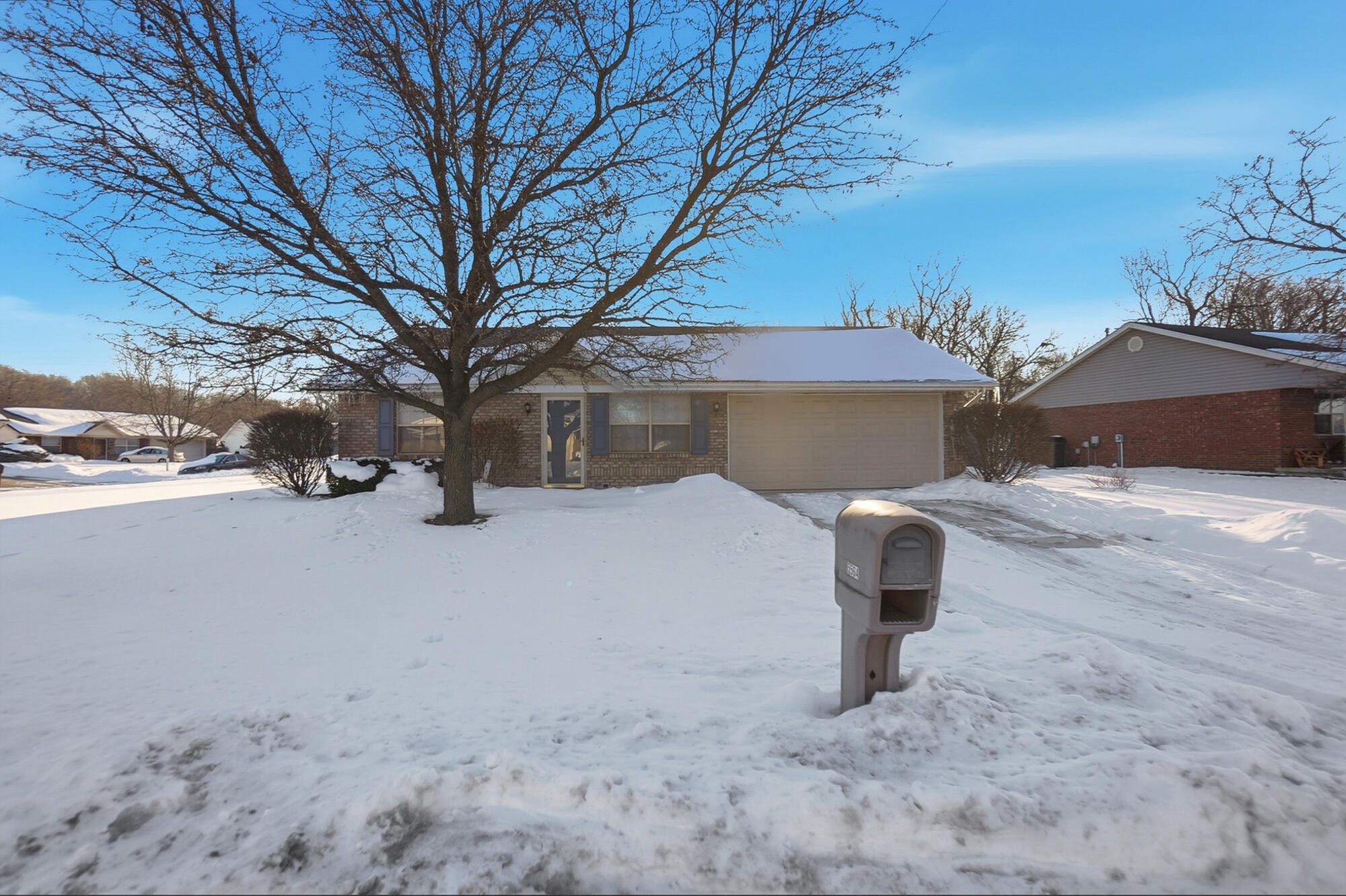 5564 Ridgewood Road, Springfield, Ohio 45503