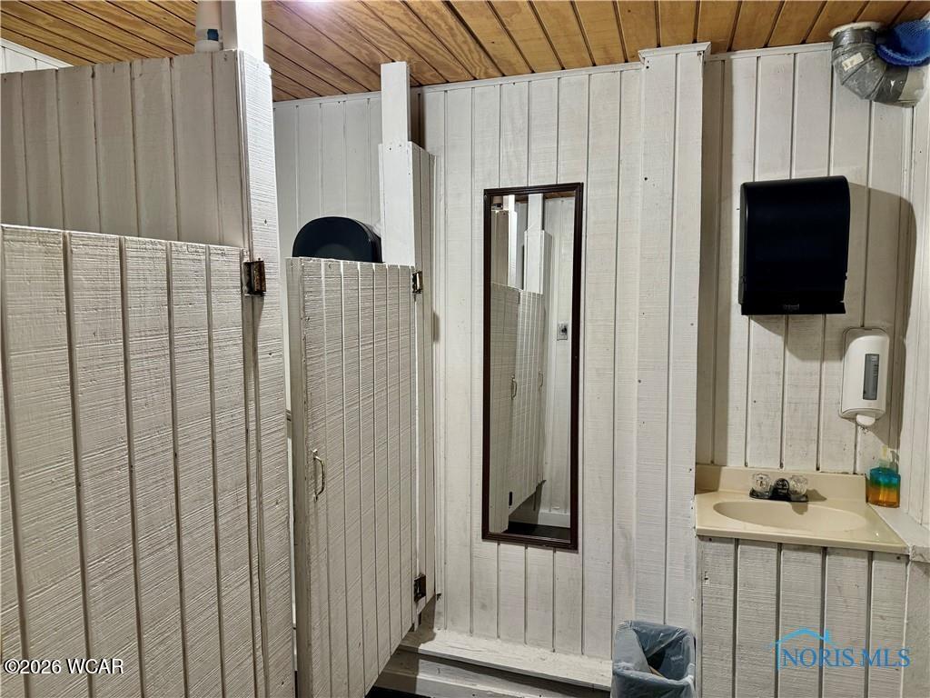 14475 POWER DAM Road, Defiance, Ohio