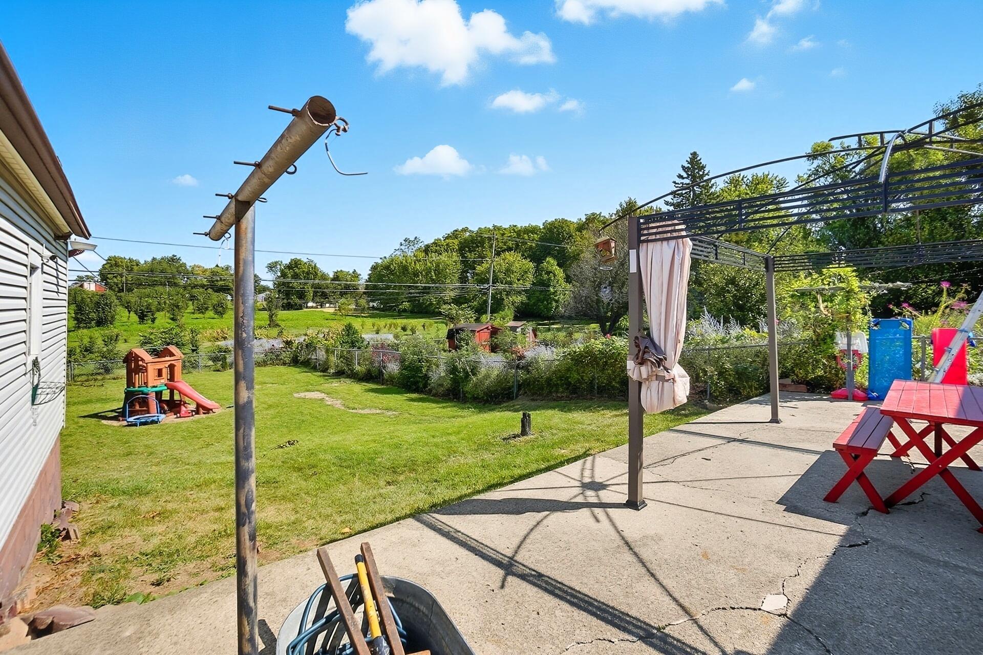 1716 Sweetbriar Lane, Springfield, Ohio 45505