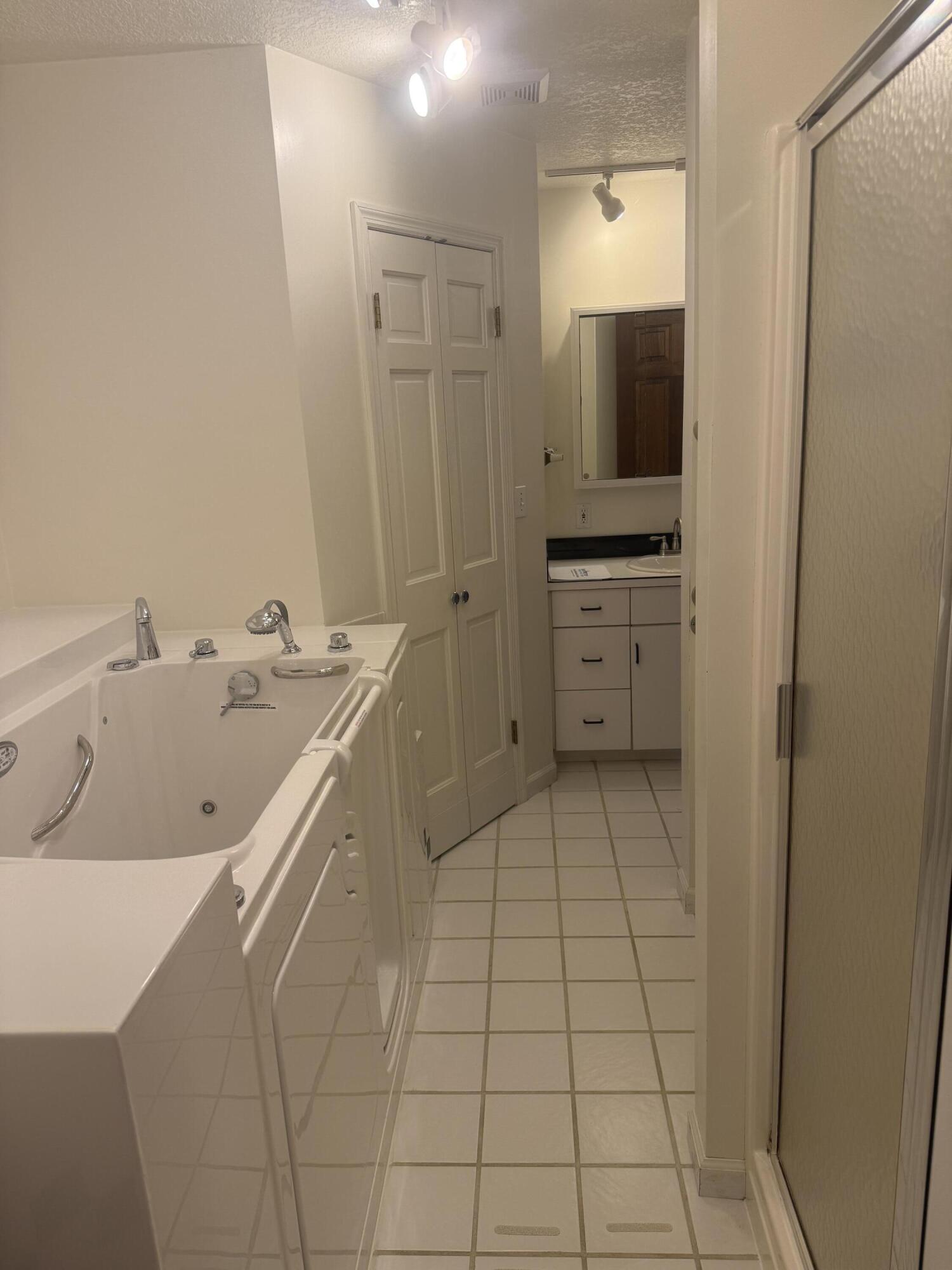 821 Helen Drive, Wapakoneta, Ohio 45895