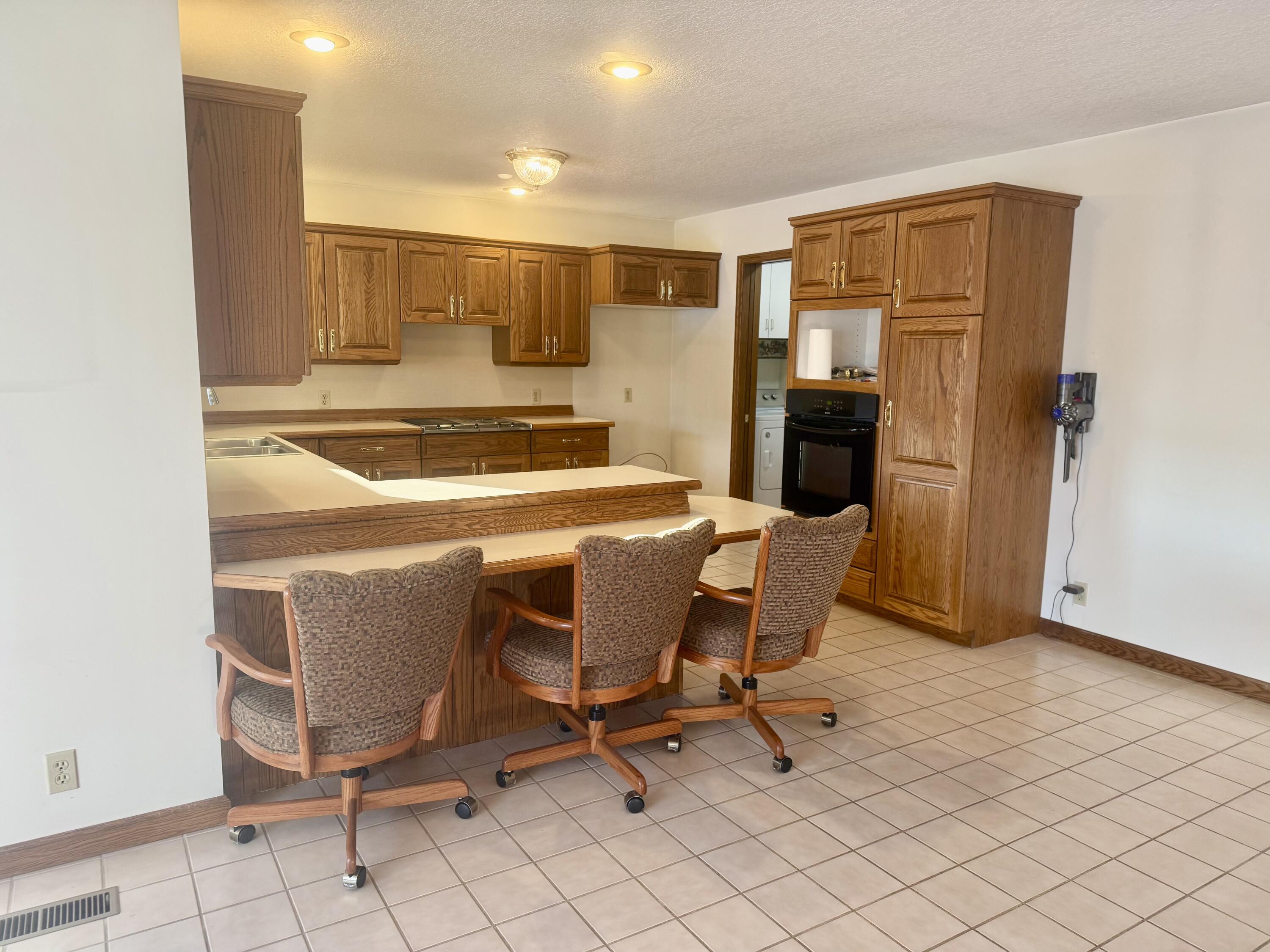 821 Helen Drive, Wapakoneta, Ohio 45895