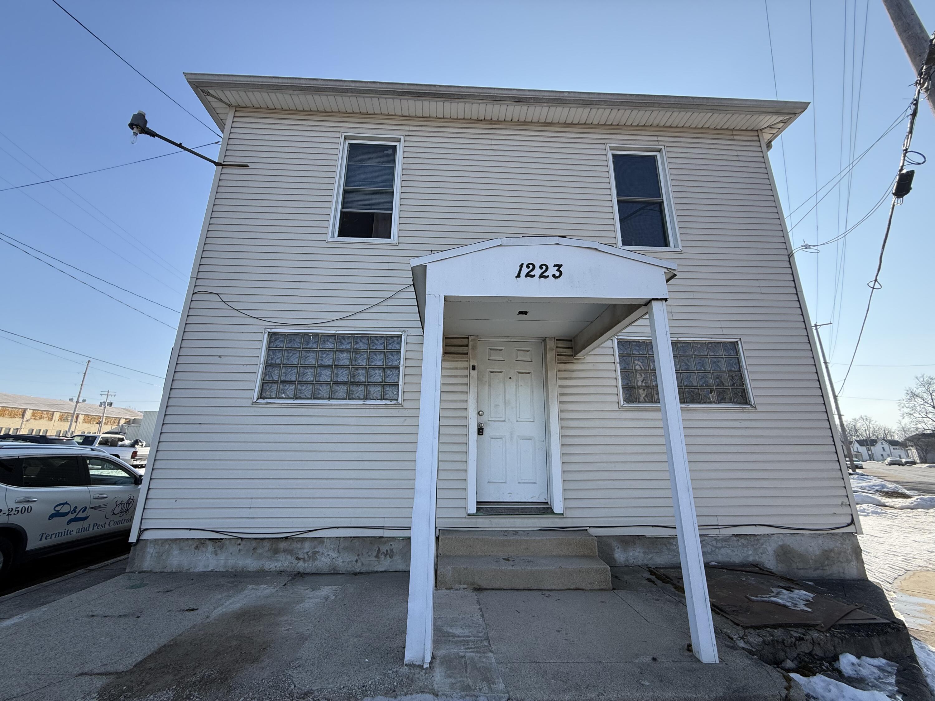 1223 Lagonda Avenue, Springfield, Ohio 45503