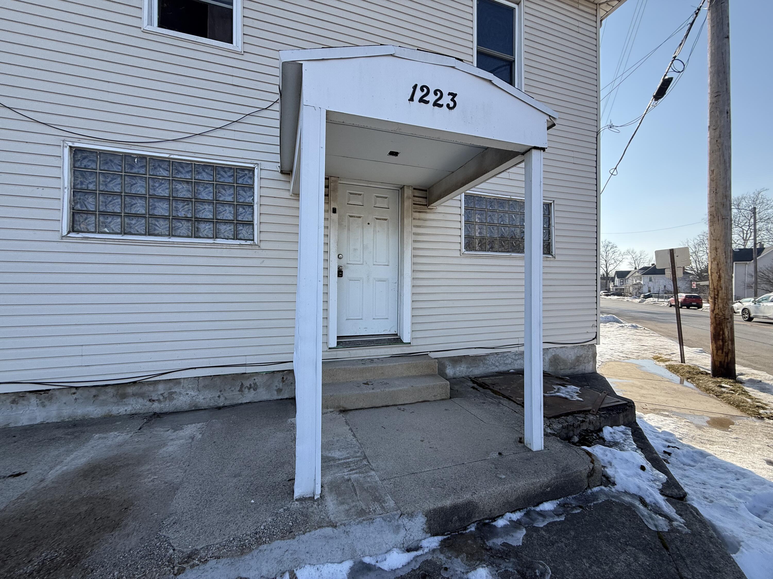 1223 Lagonda Avenue, Springfield, Ohio 45503