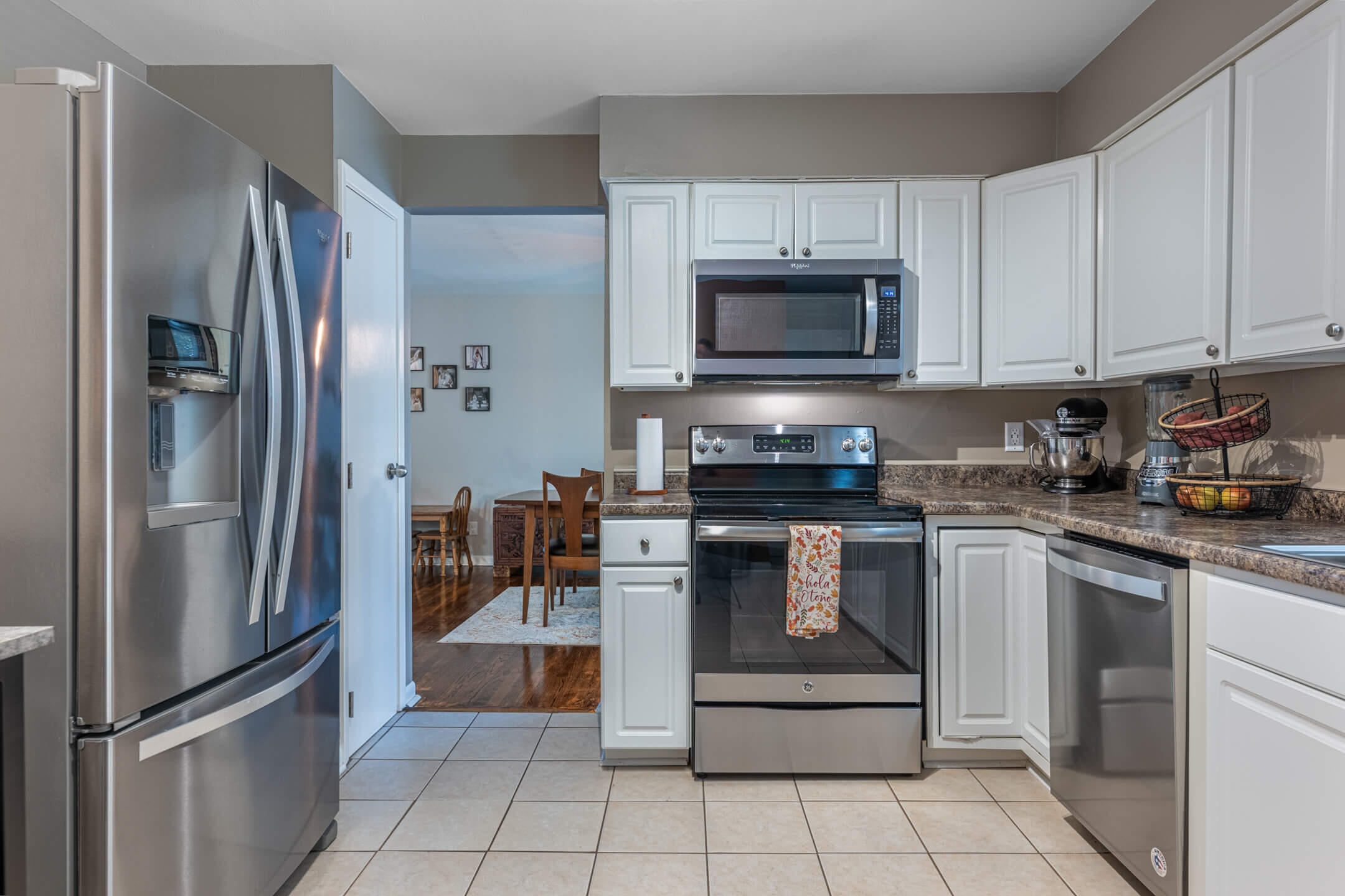 6000 Cobbleskill Court, Centerville, Ohio 45459