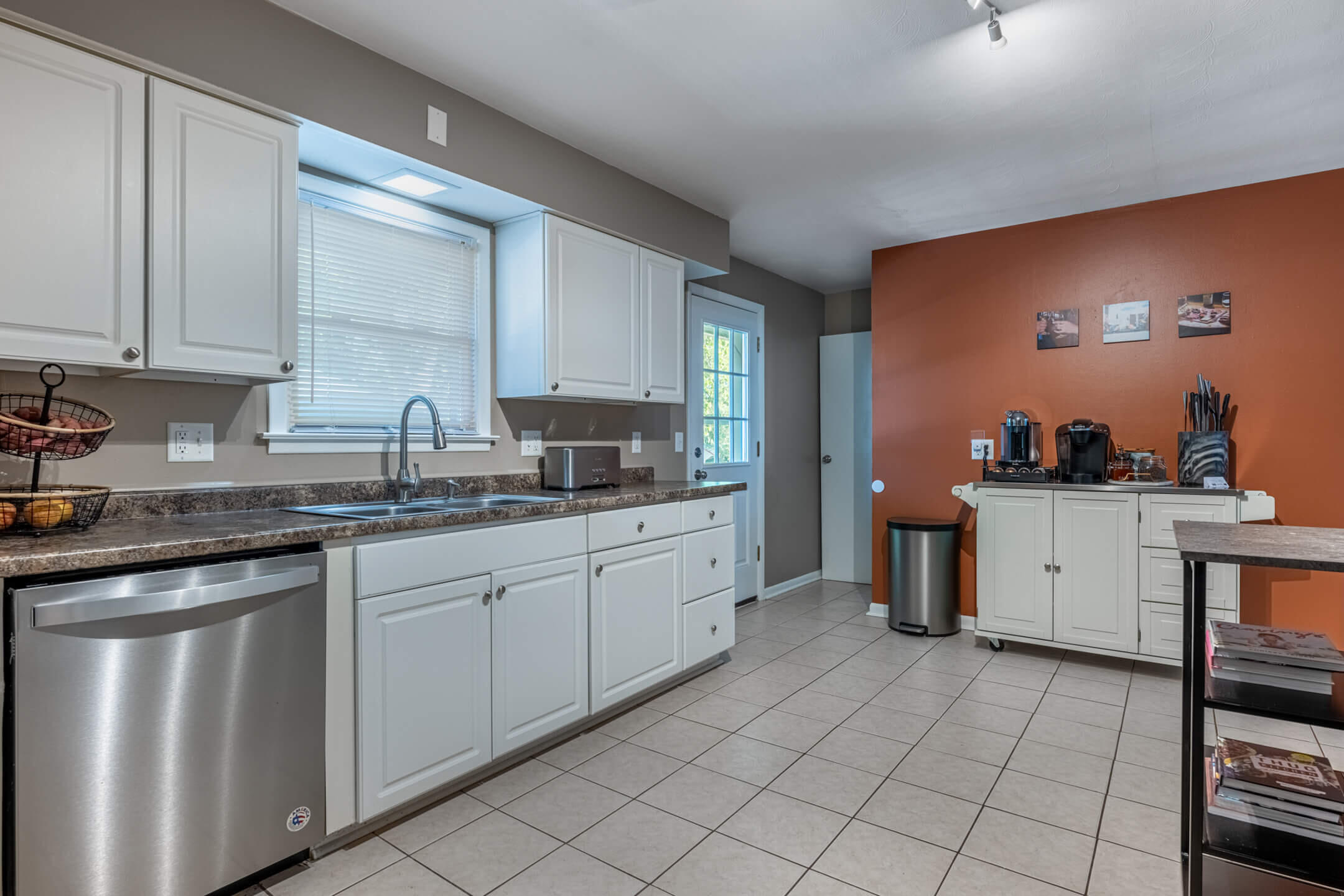 6000 Cobbleskill Court, Centerville, Ohio 45459