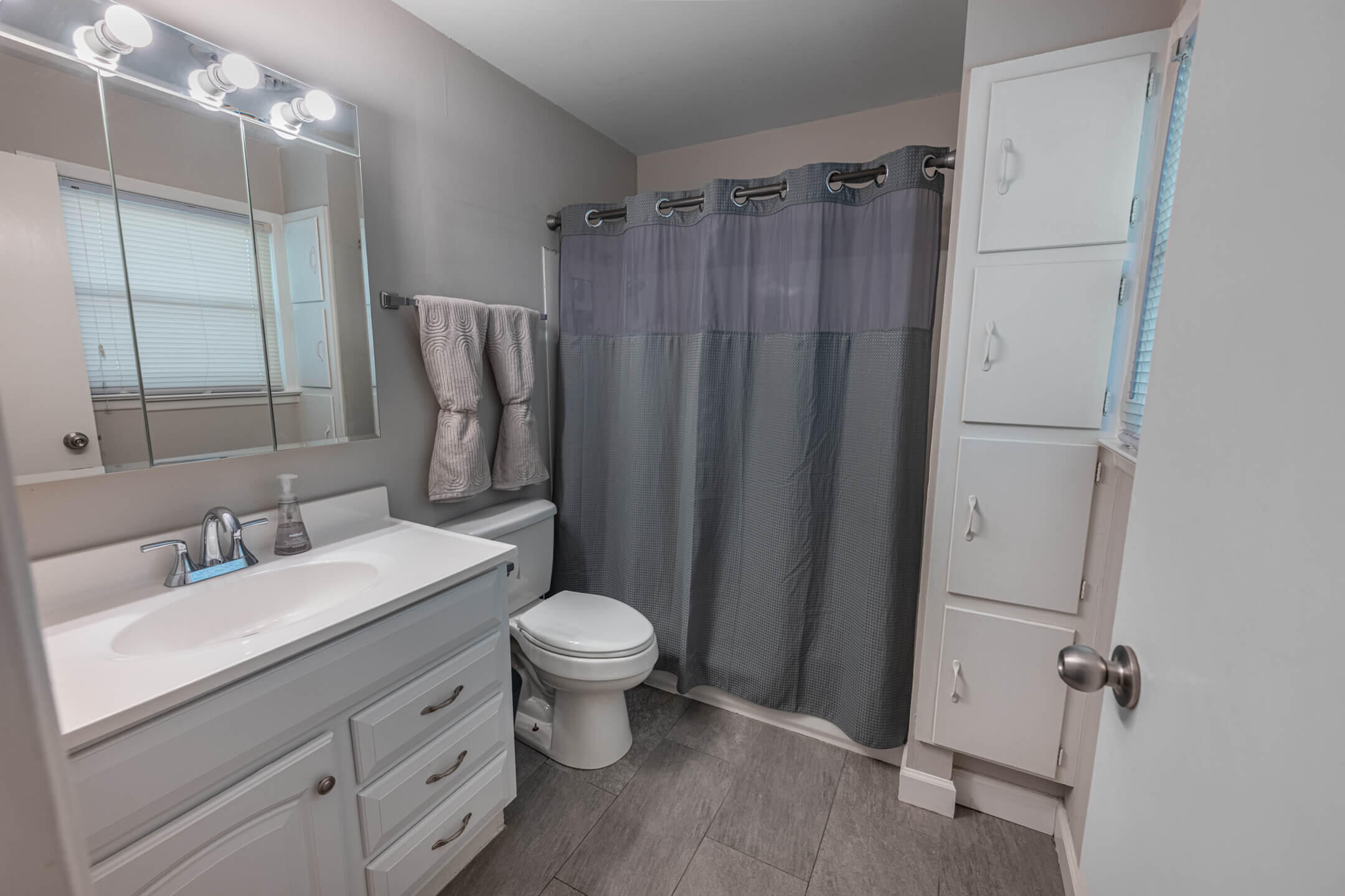 6000 Cobbleskill Court, Centerville, Ohio 45459