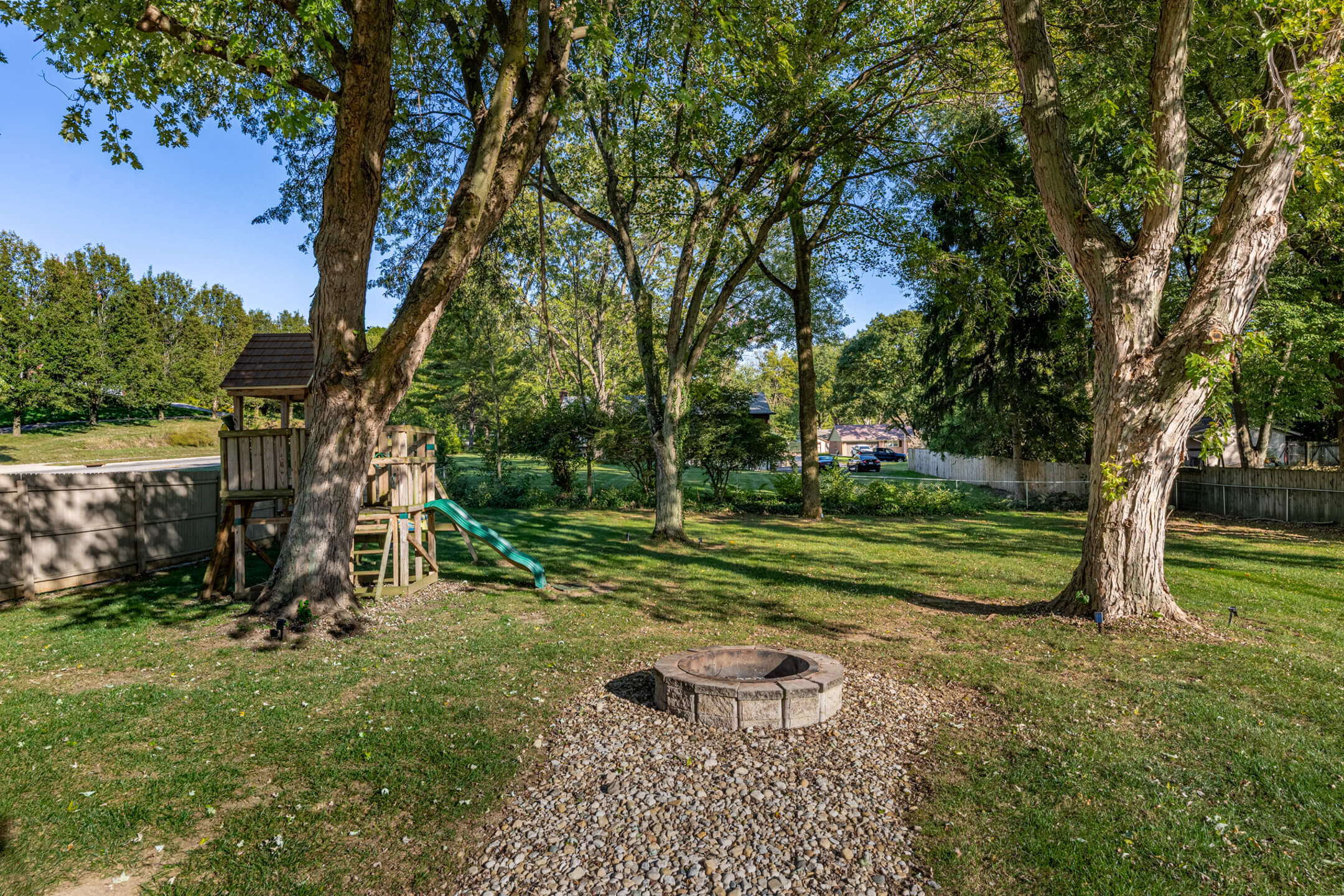 6000 Cobbleskill Court, Centerville, Ohio 45459