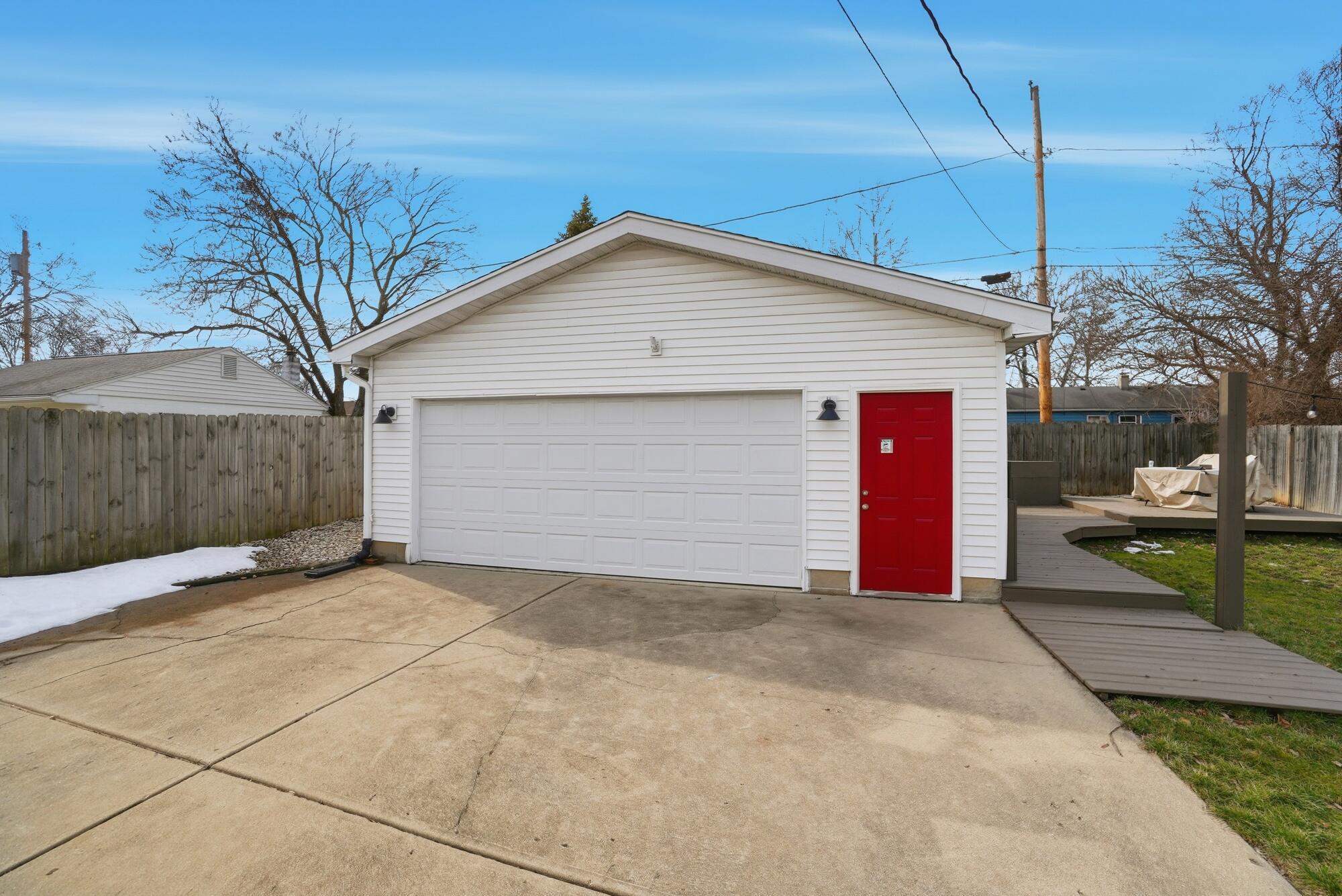 65 Kiser Drive, Tipp City, Ohio 45371