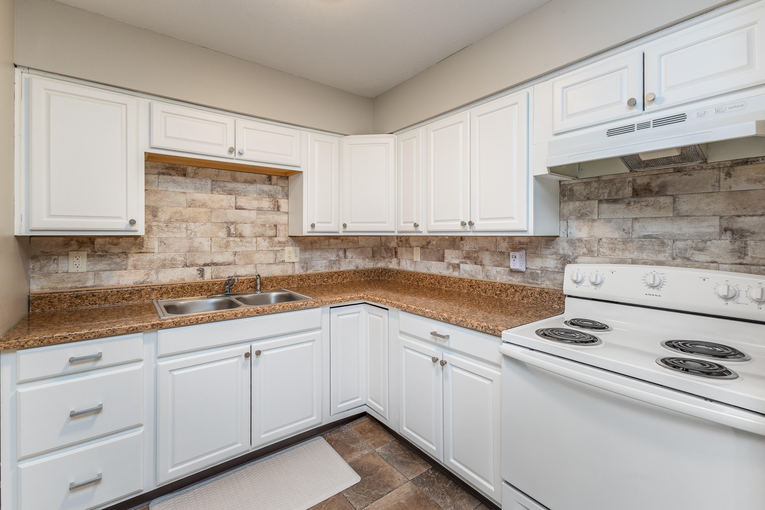 3135 Honeysuckle Drive, Troy, Ohio 45373