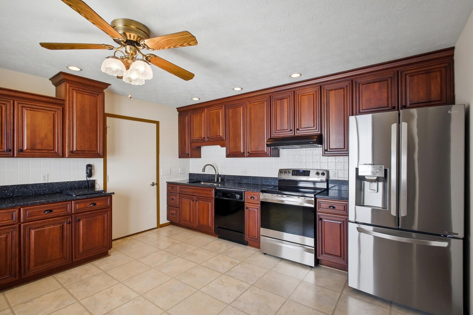 1040 Carson Lane, Springfield, Ohio 45503