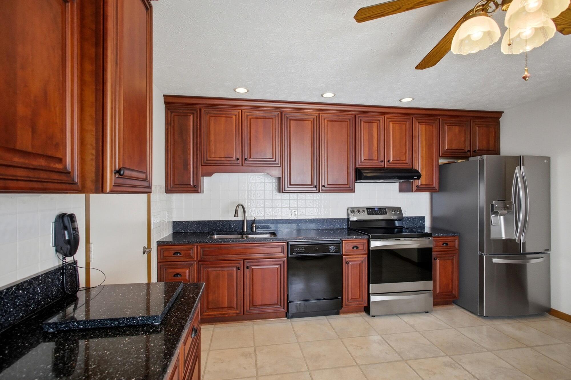 1040 Carson Lane, Springfield, Ohio 45503