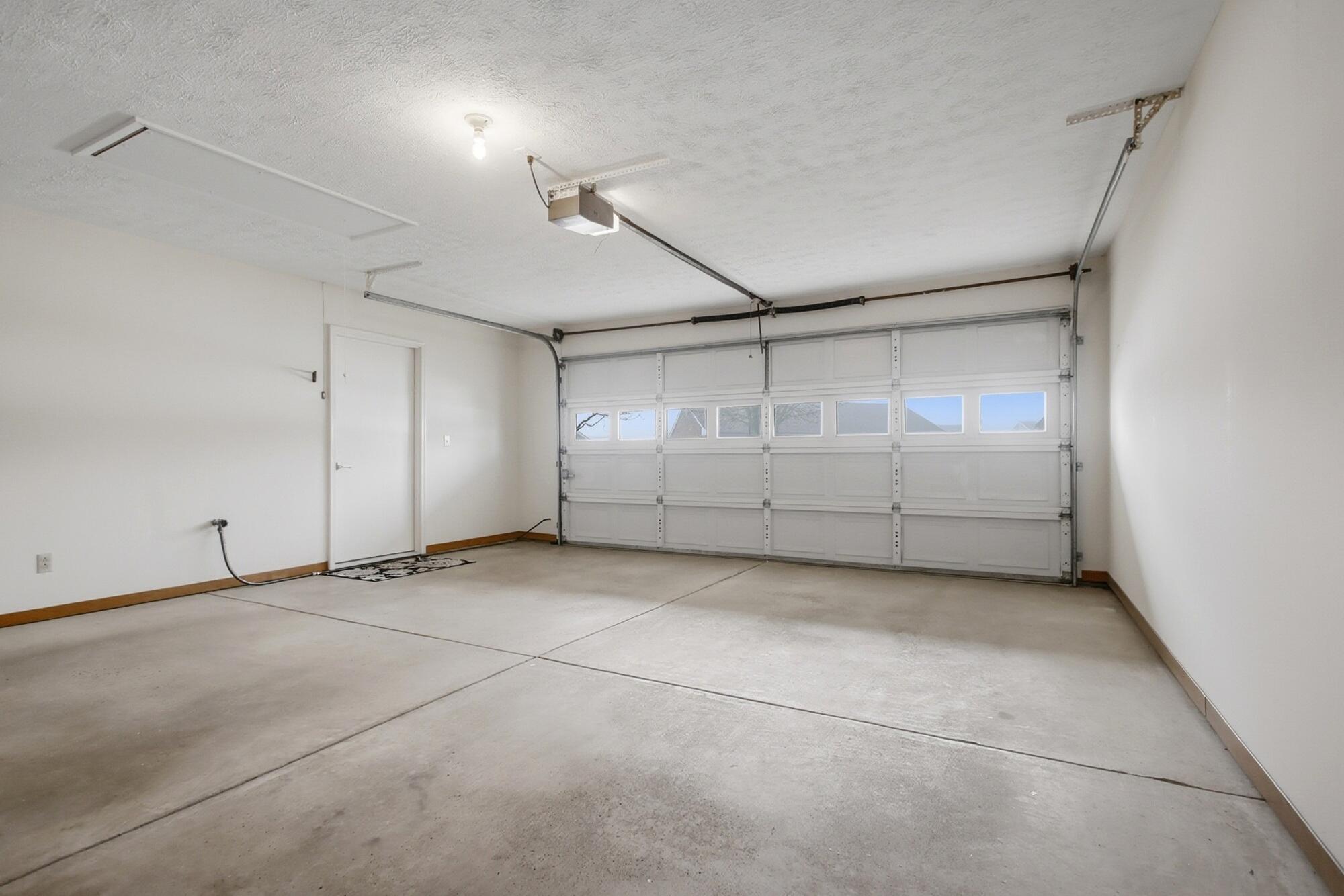 1040 Carson Lane, Springfield, Ohio 45503