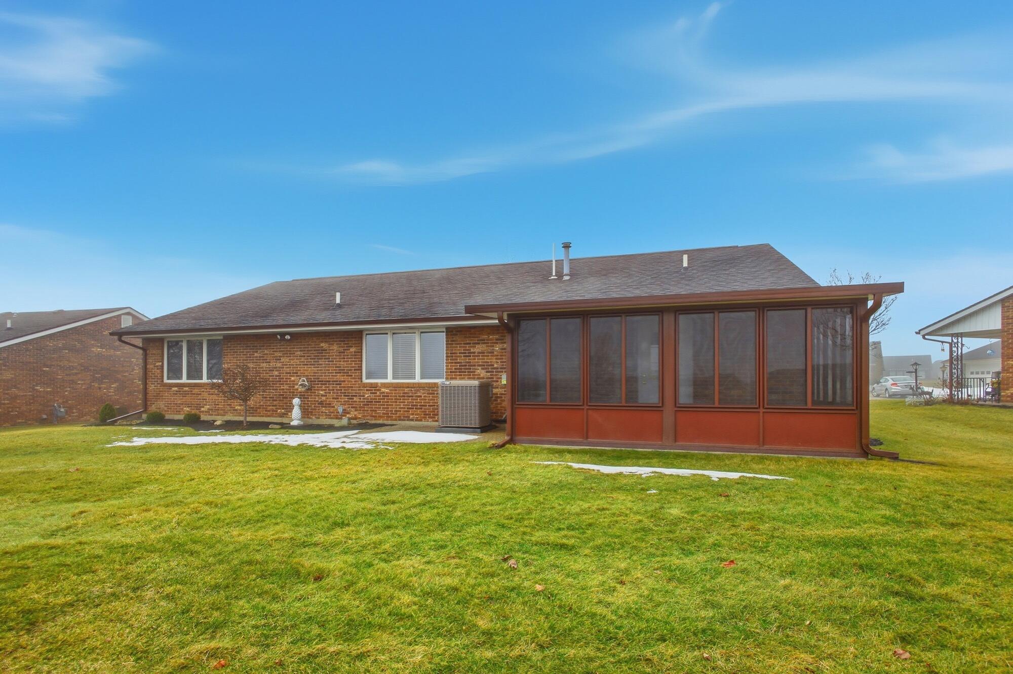 1040 Carson Lane, Springfield, Ohio 45503