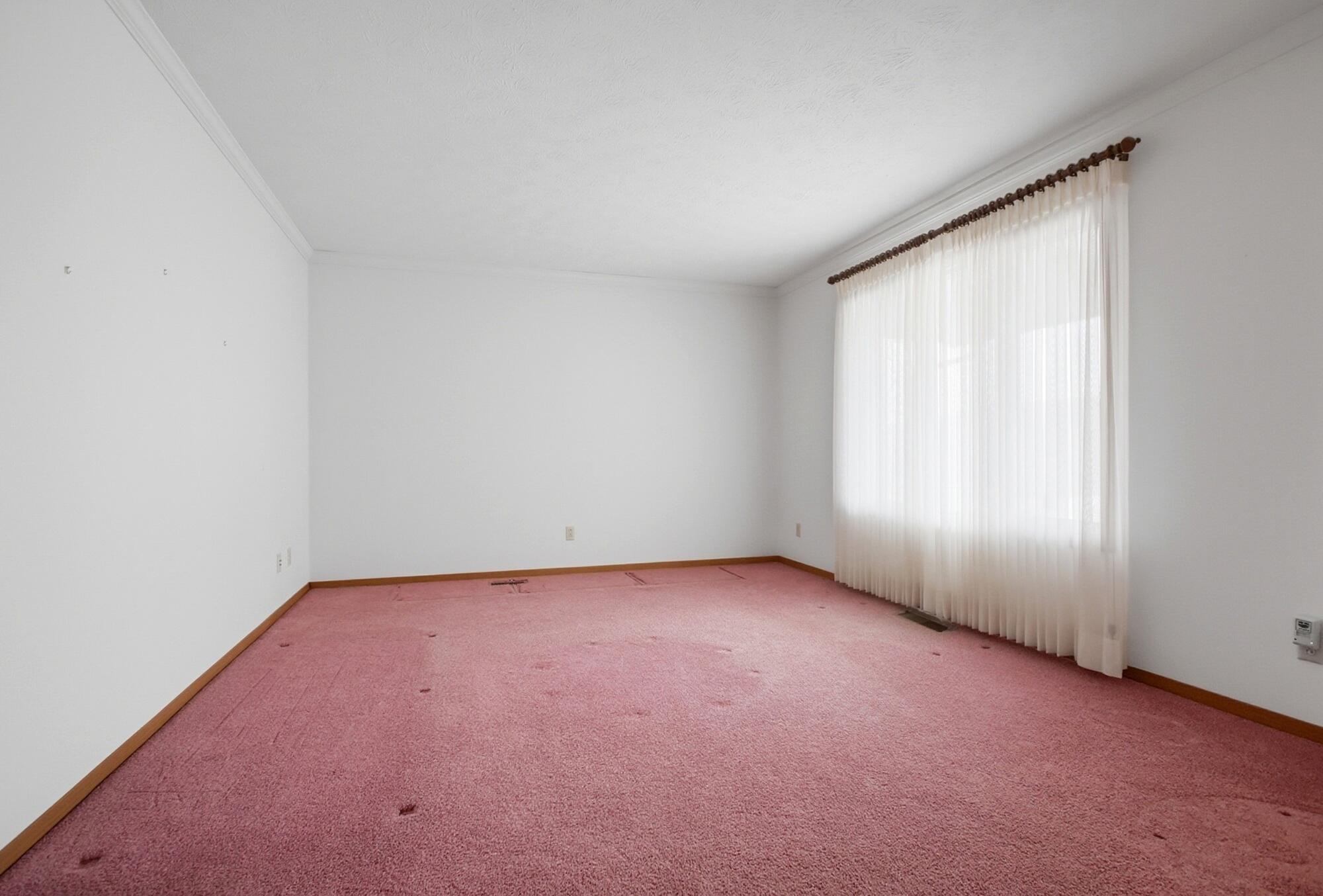 1040 Carson Lane, Springfield, Ohio 45503