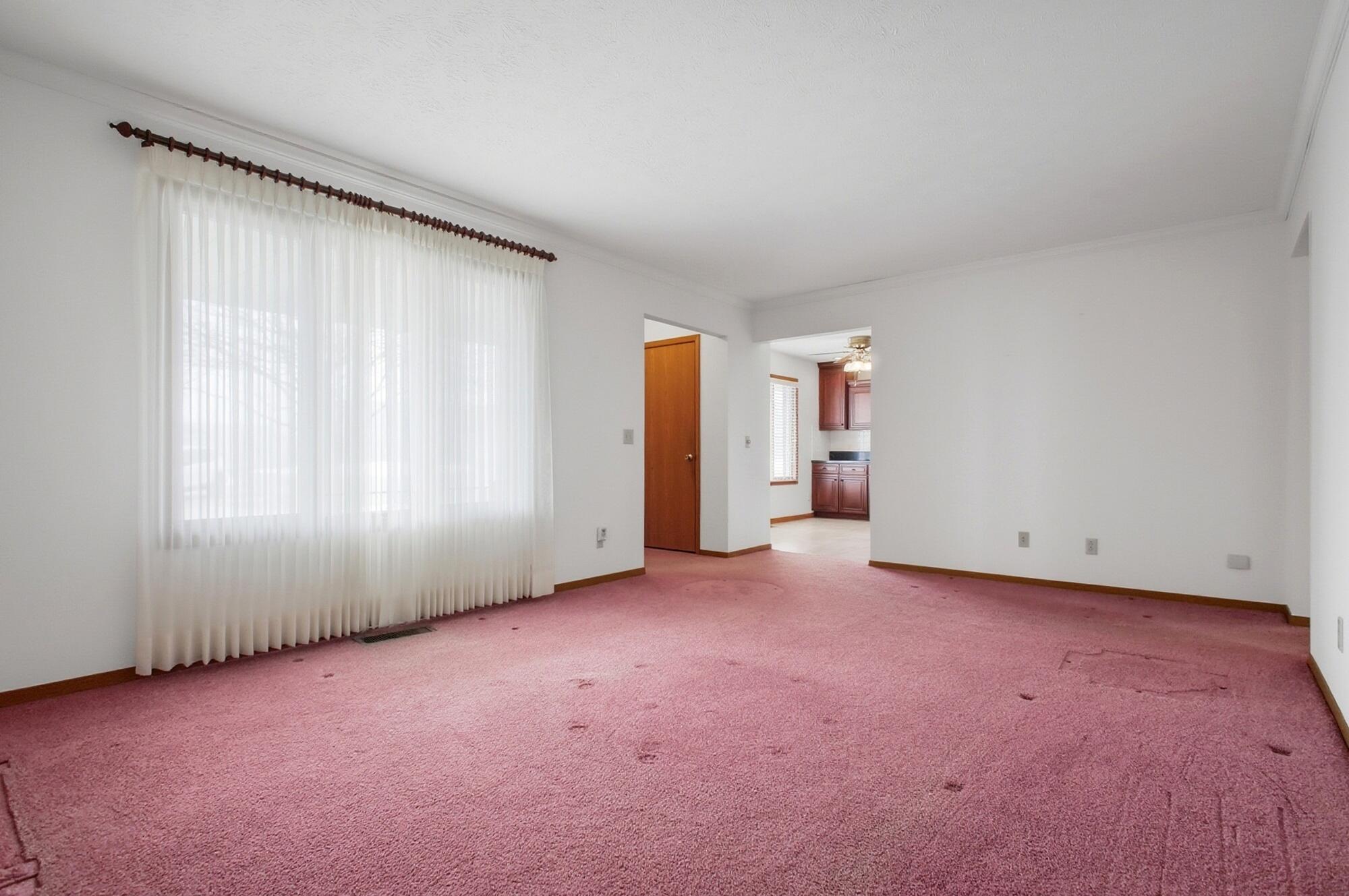 1040 Carson Lane, Springfield, Ohio 45503