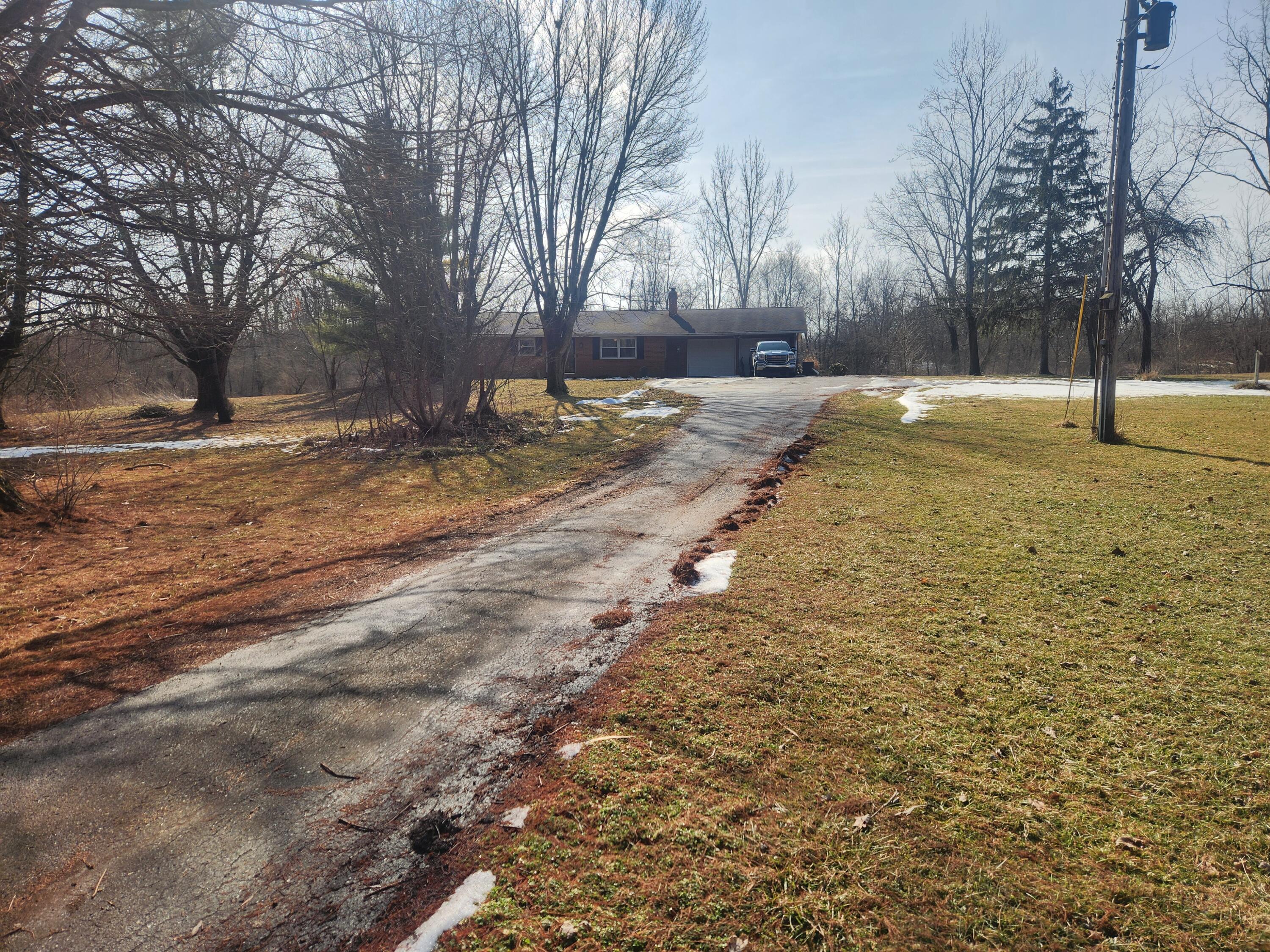 16775 Hunnicut Road, Cambridge City, Indiana 47327