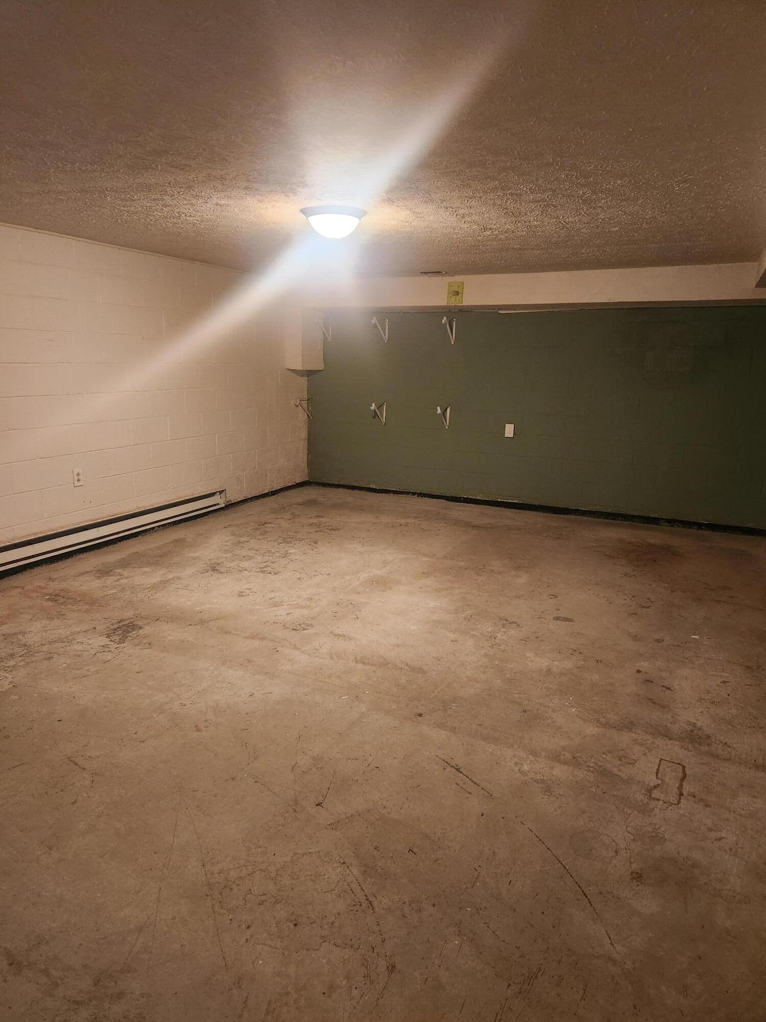 16775 Hunnicut Road, Cambridge City, Indiana 47327