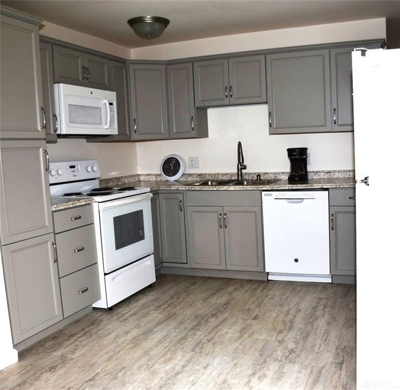 2472 Thornhill Drive, Troy, Ohio 45373