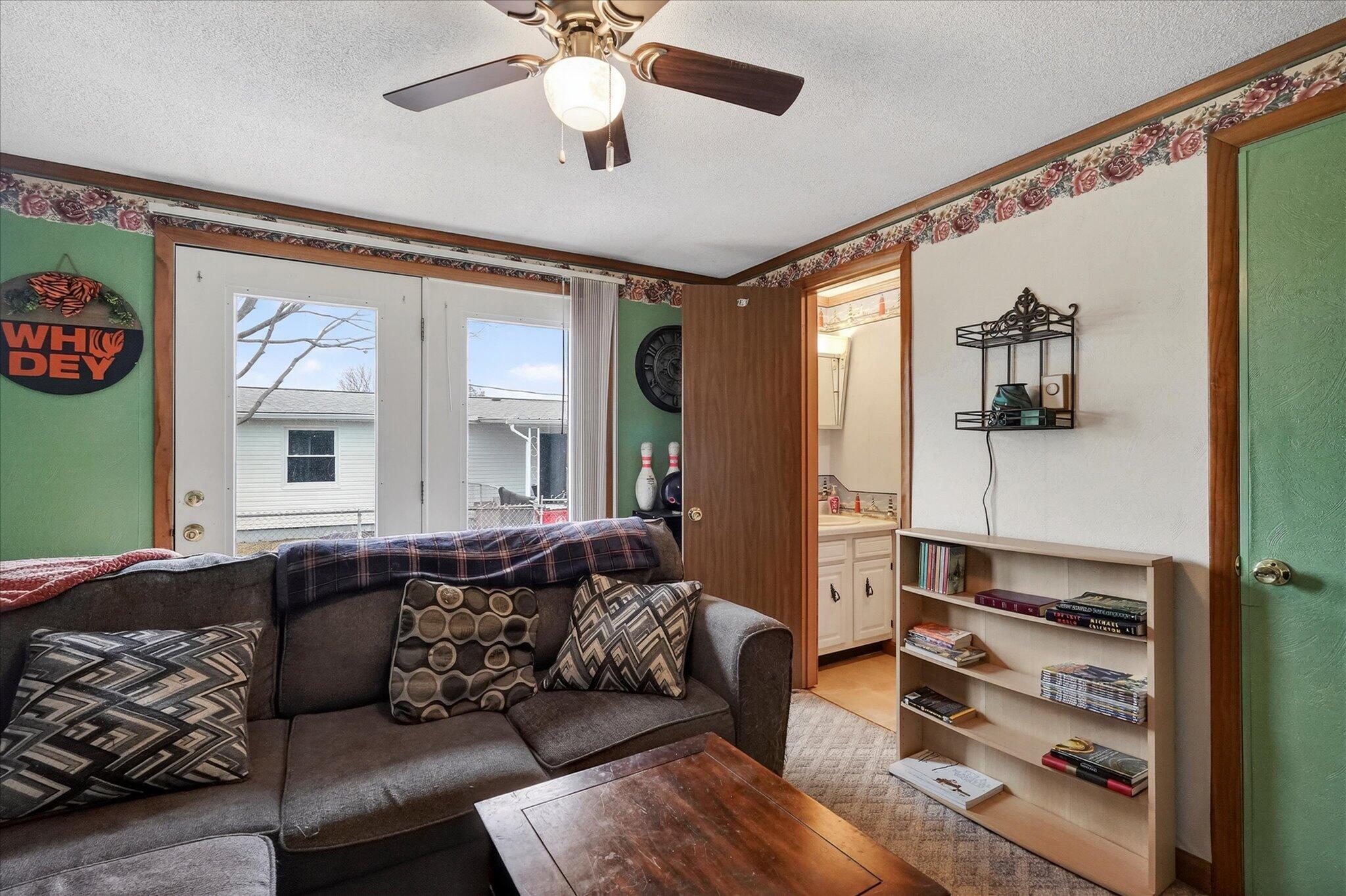 251 1st Street, London, Ohio 43140