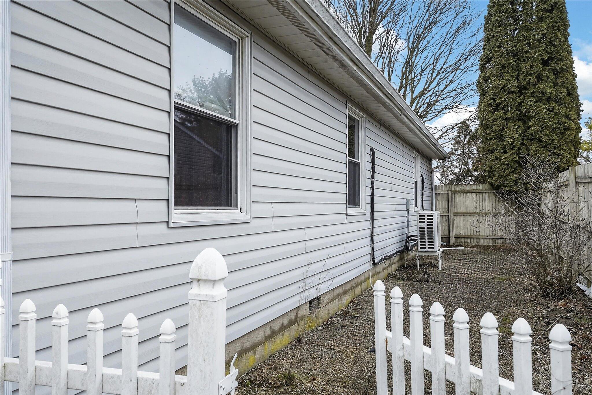 251 1st Street, London, Ohio 43140