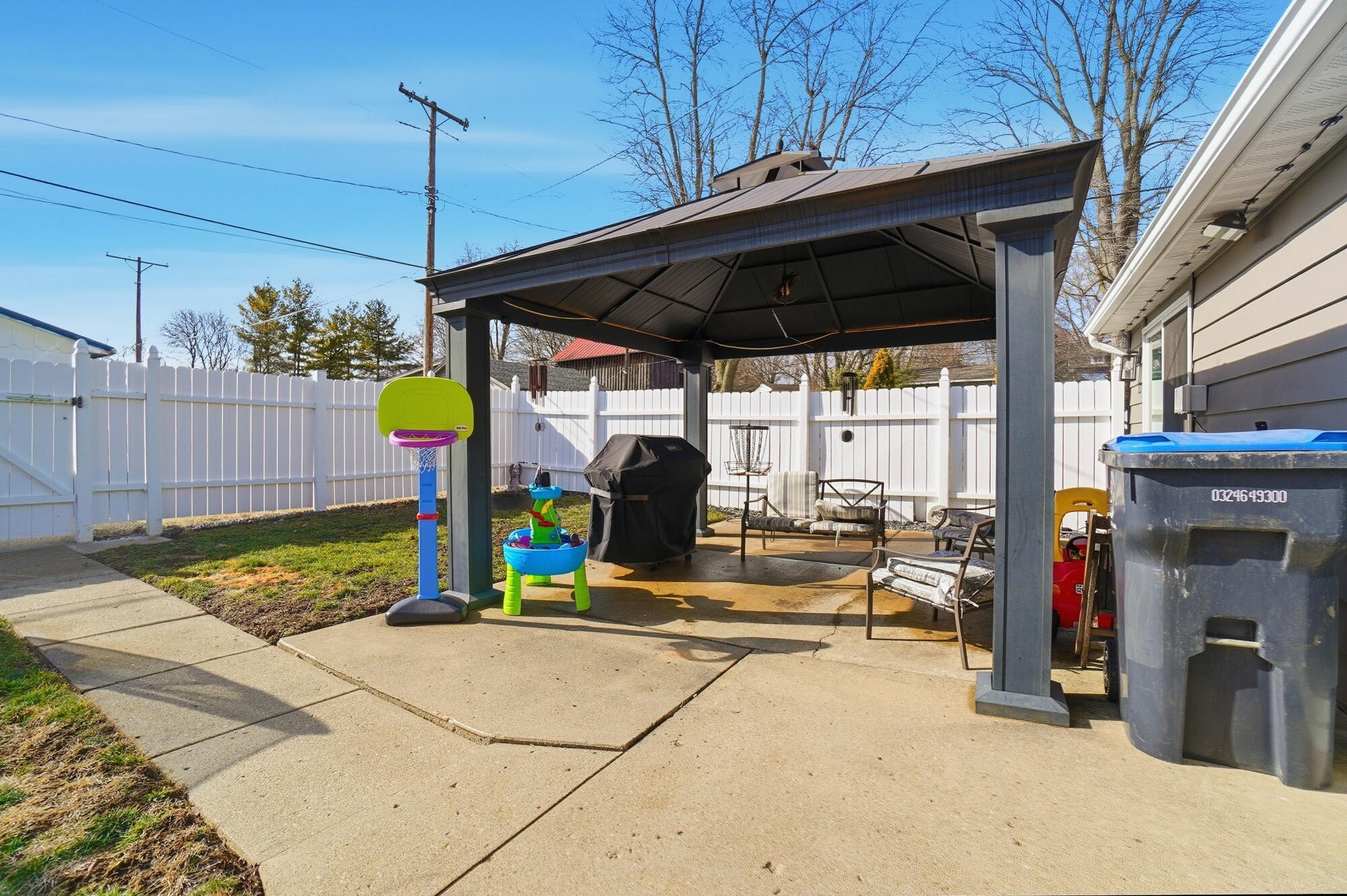 135 Main Street, Mechanicsburg, Ohio 43044