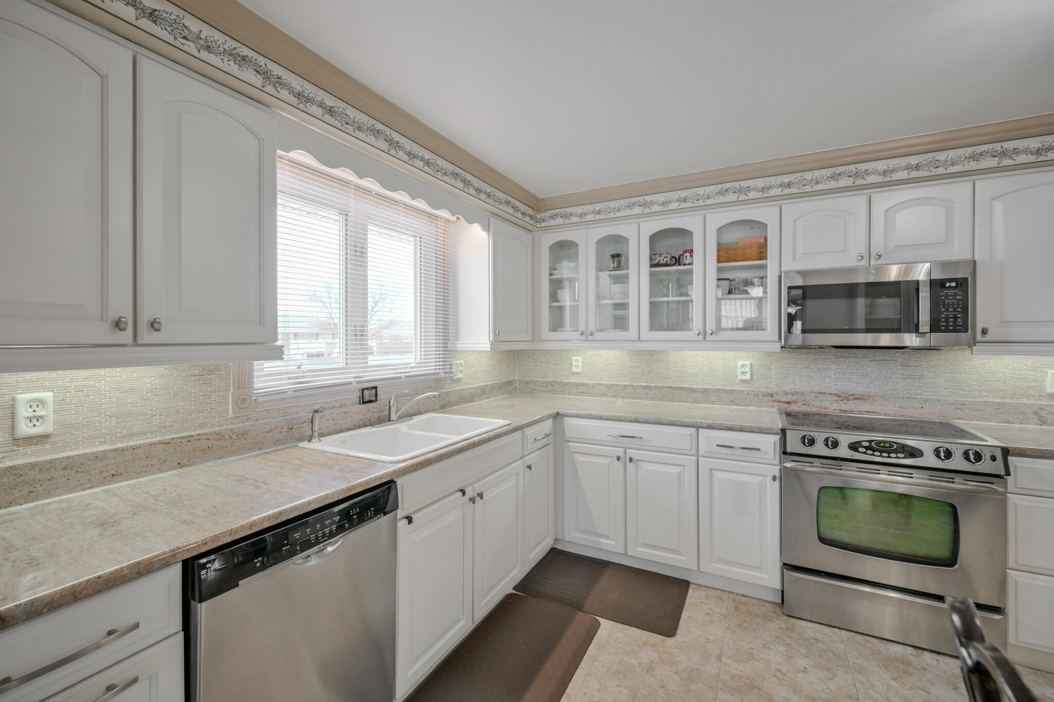 1521 Erika Drive, Springfield, Ohio 45503