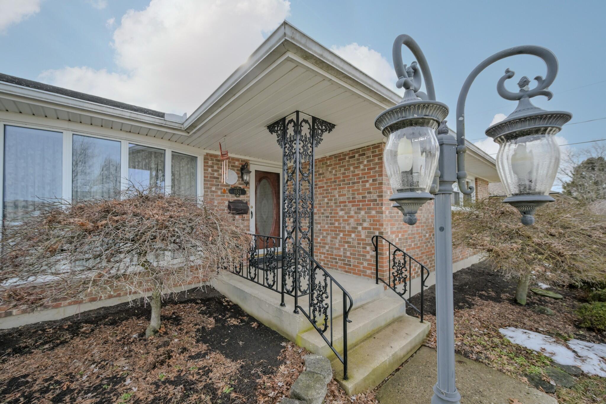 1521 Erika Drive, Springfield, Ohio 45503