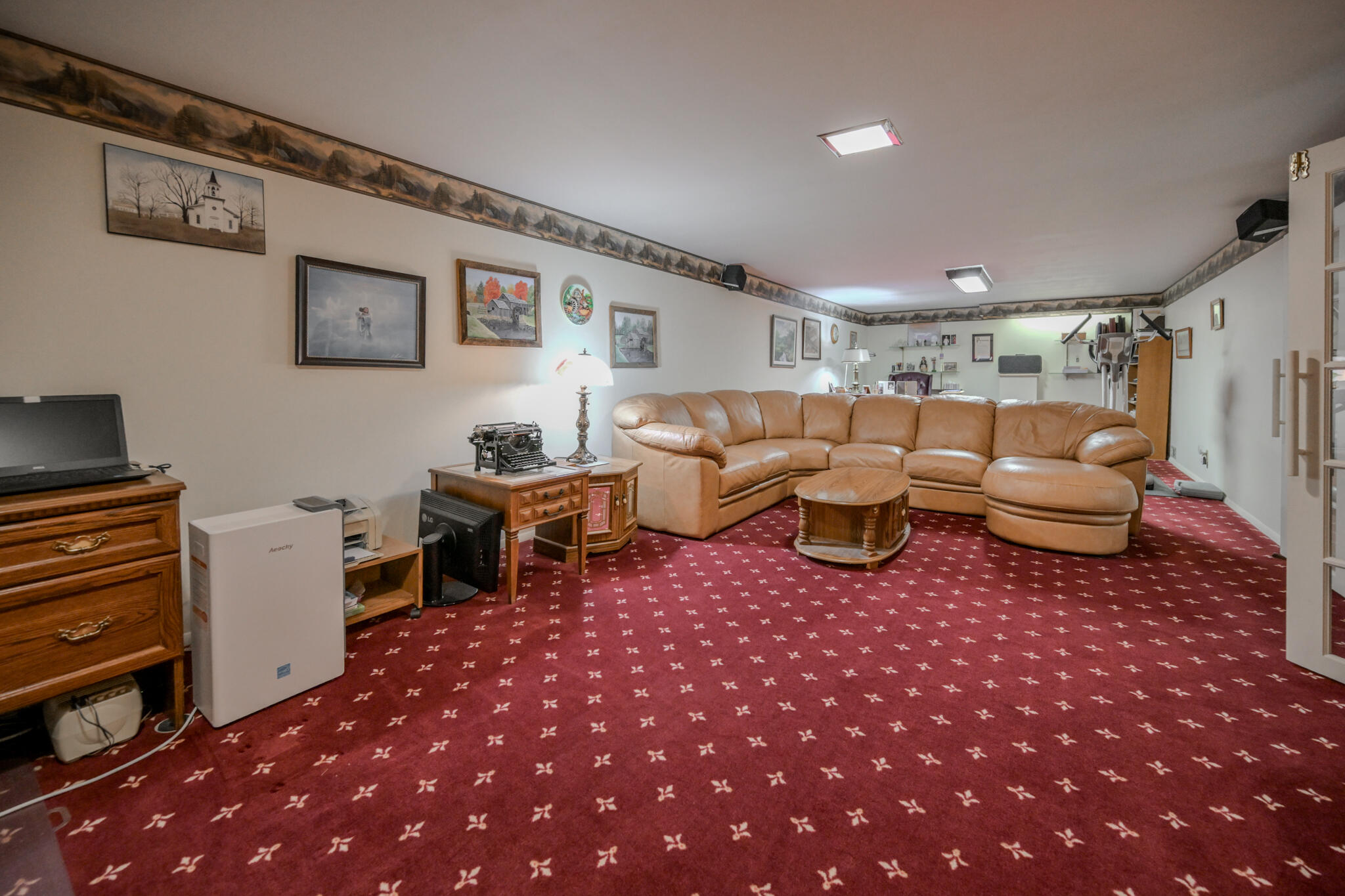 1521 Erika Drive, Springfield, Ohio 45503