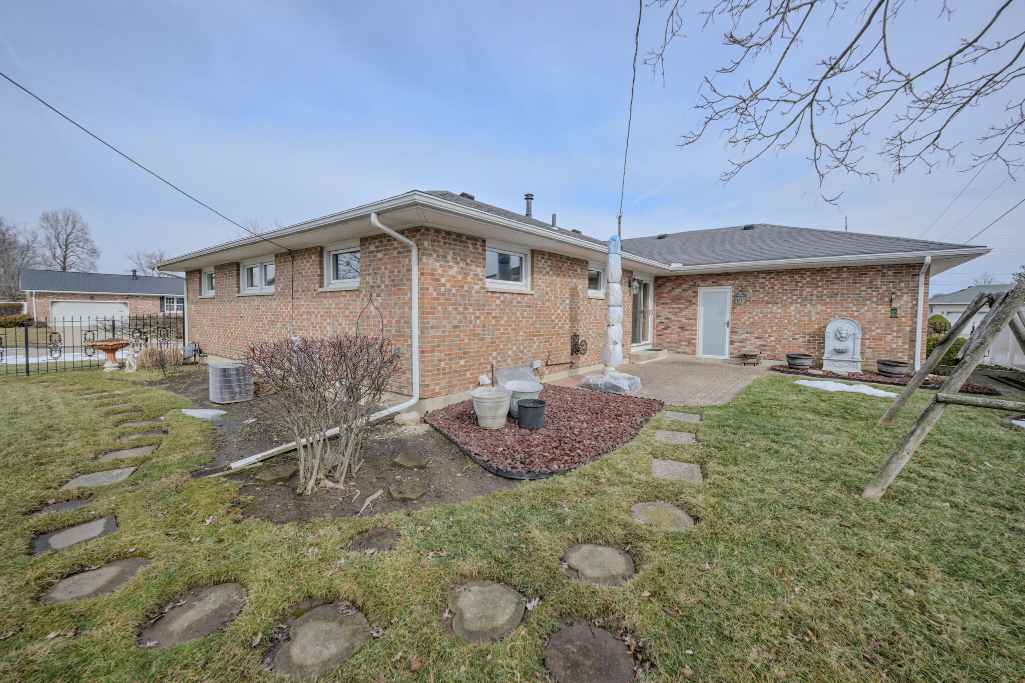 1521 Erika Drive, Springfield, Ohio 45503