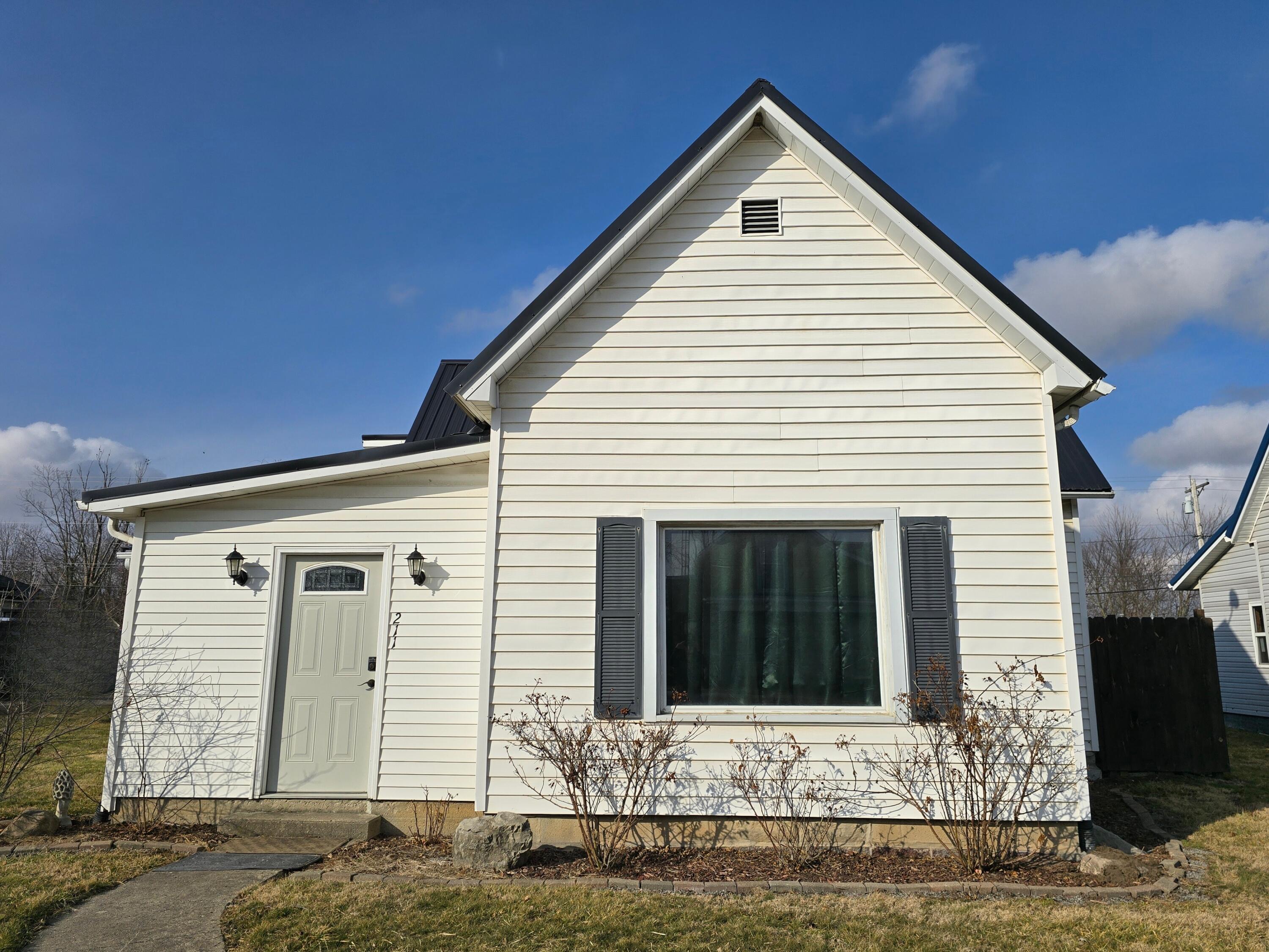 211 Wapakoneta Street, Waynesfield, Ohio 45896