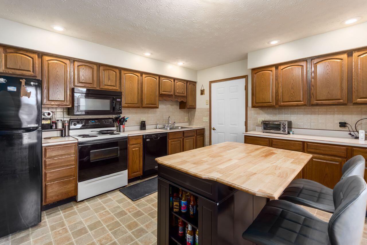 363 Harrington Drive, London, Ohio 43140