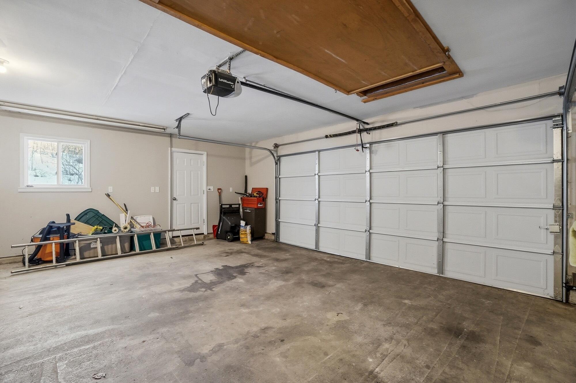 2805 Cottonwood Drive, Springfield, Ohio 45504