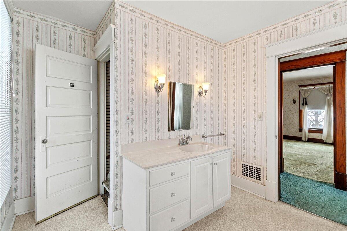 217 Lincoln Place, Urbana, Ohio 43078