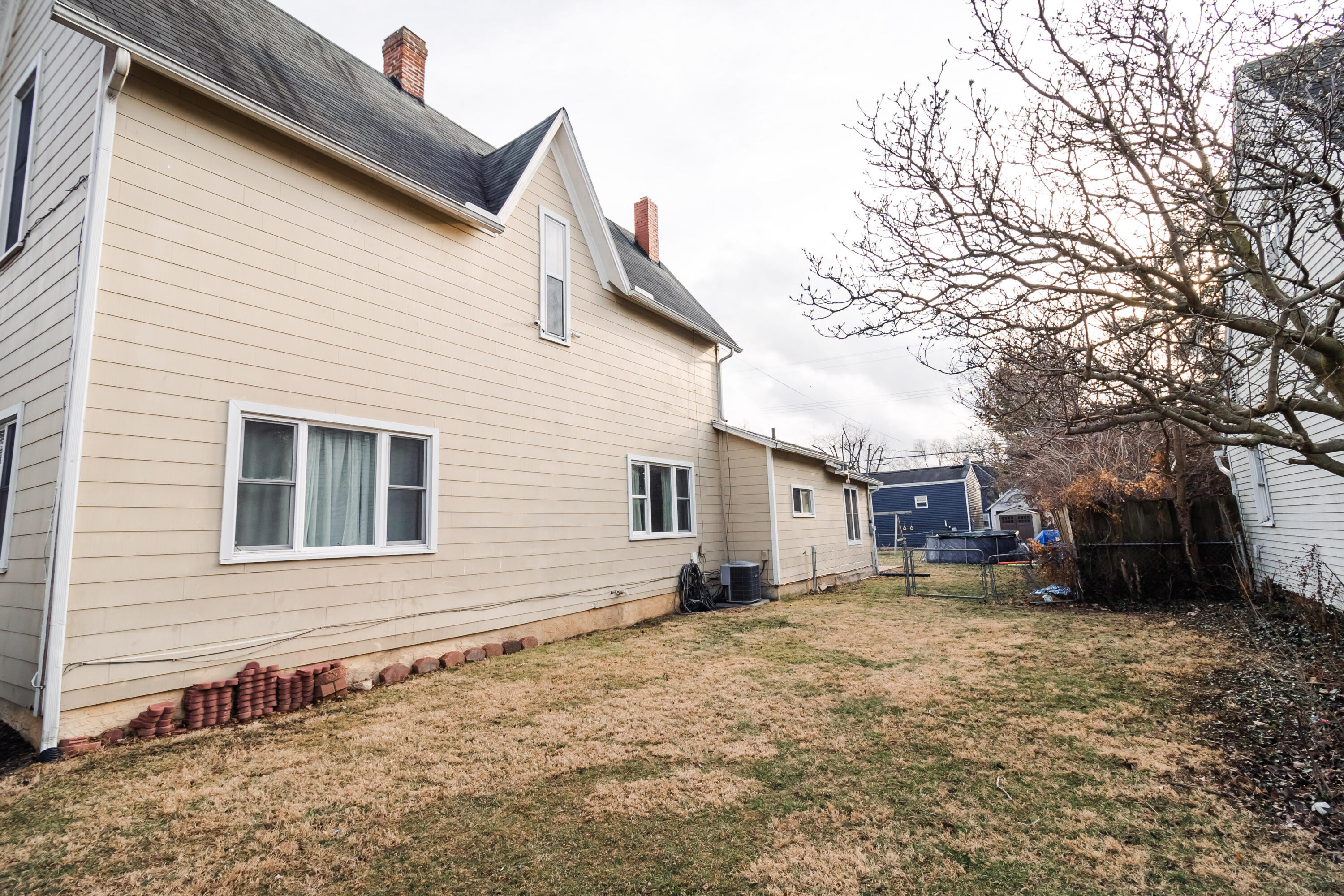 149 Oak Street, London, Ohio 43140