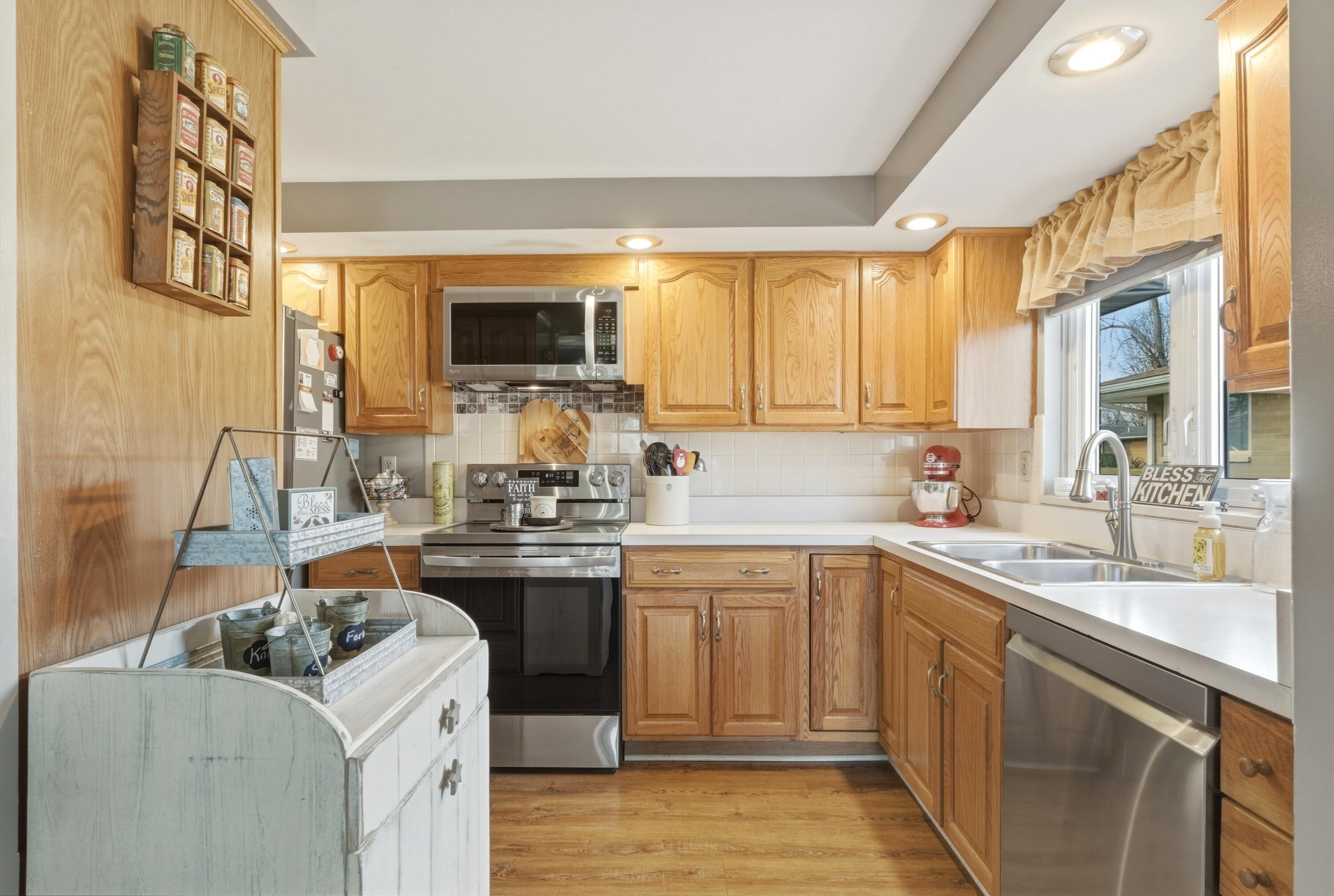 1408 Mapleridge Drive, Fairborn, Ohio 45324