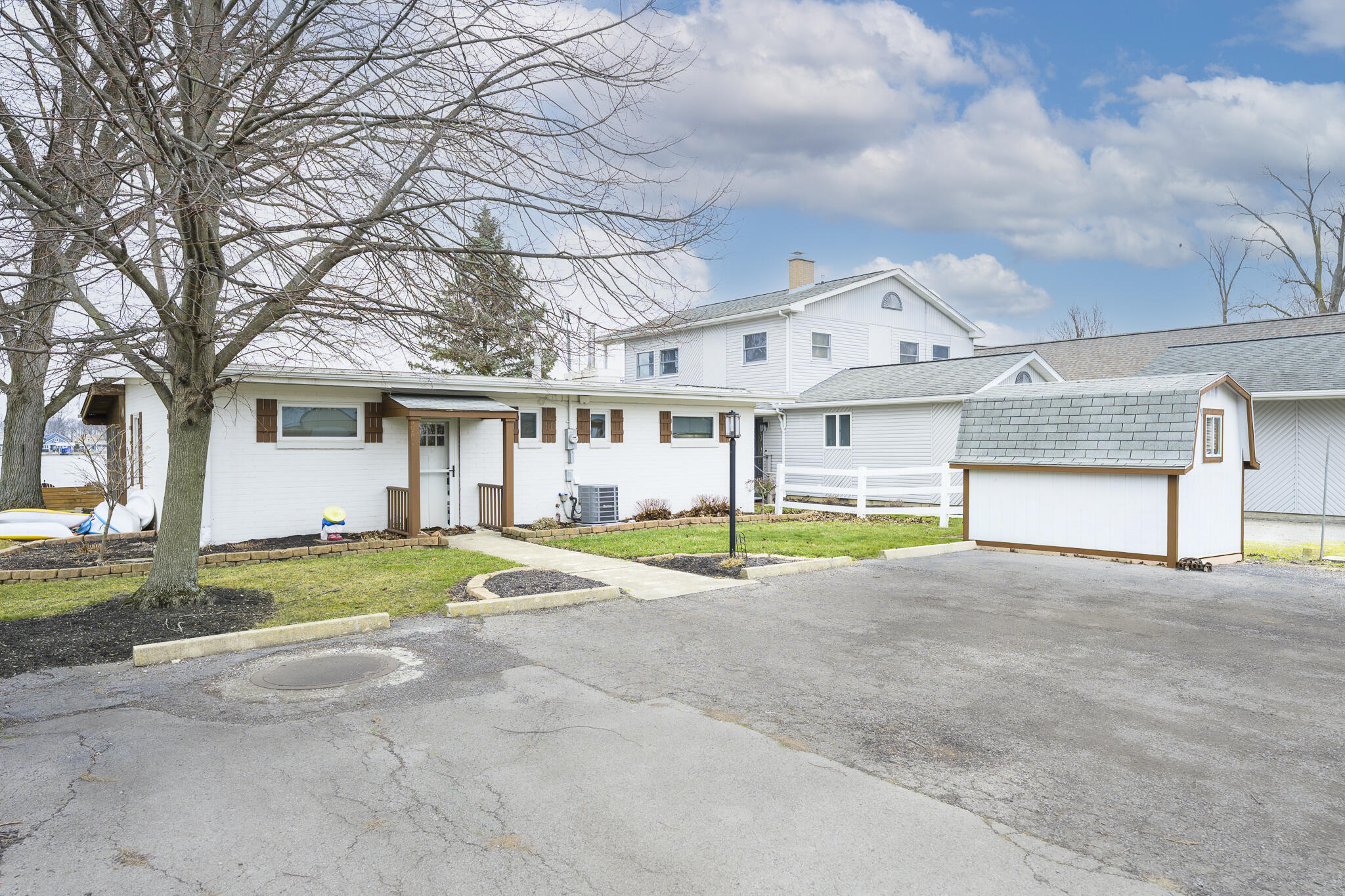 9833 Lake Breeze Drive, Belle Center, Ohio 43310